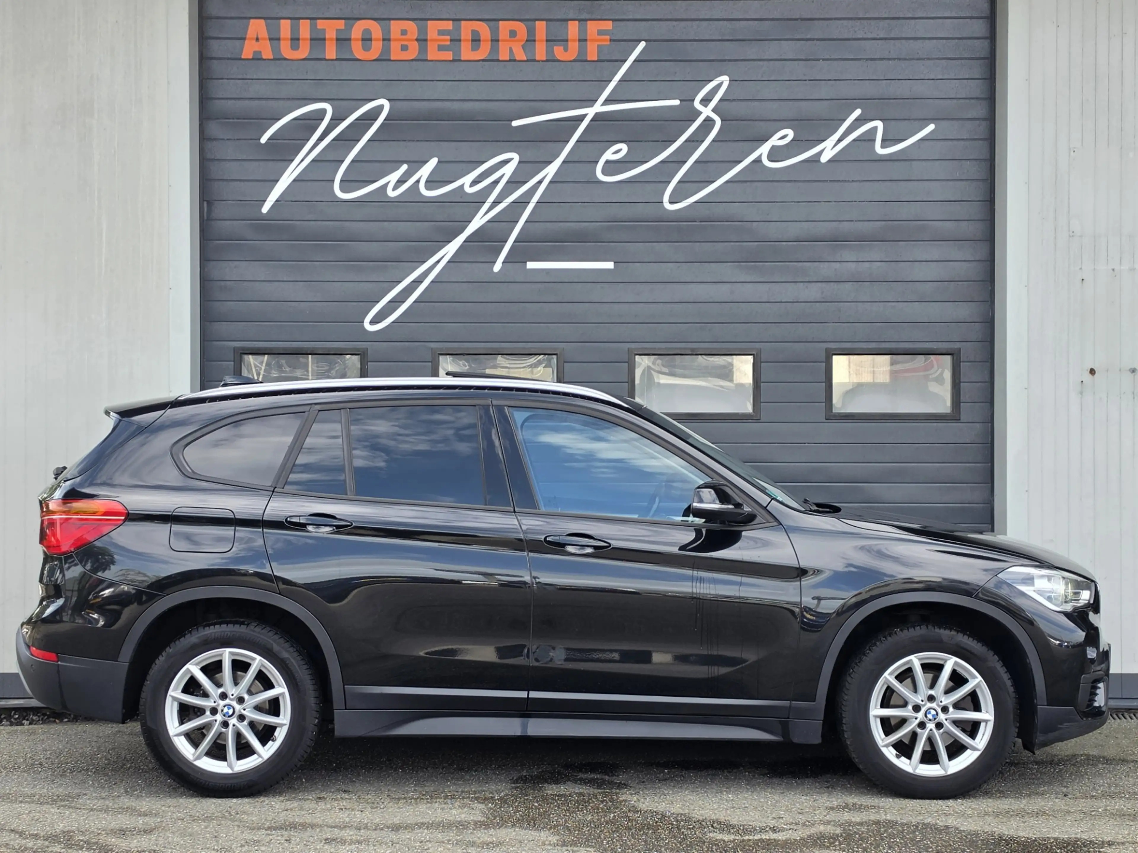 BMW X1 SDrive16d Executive|Panoramadak|LED|Stoelverwarmin — photo 2