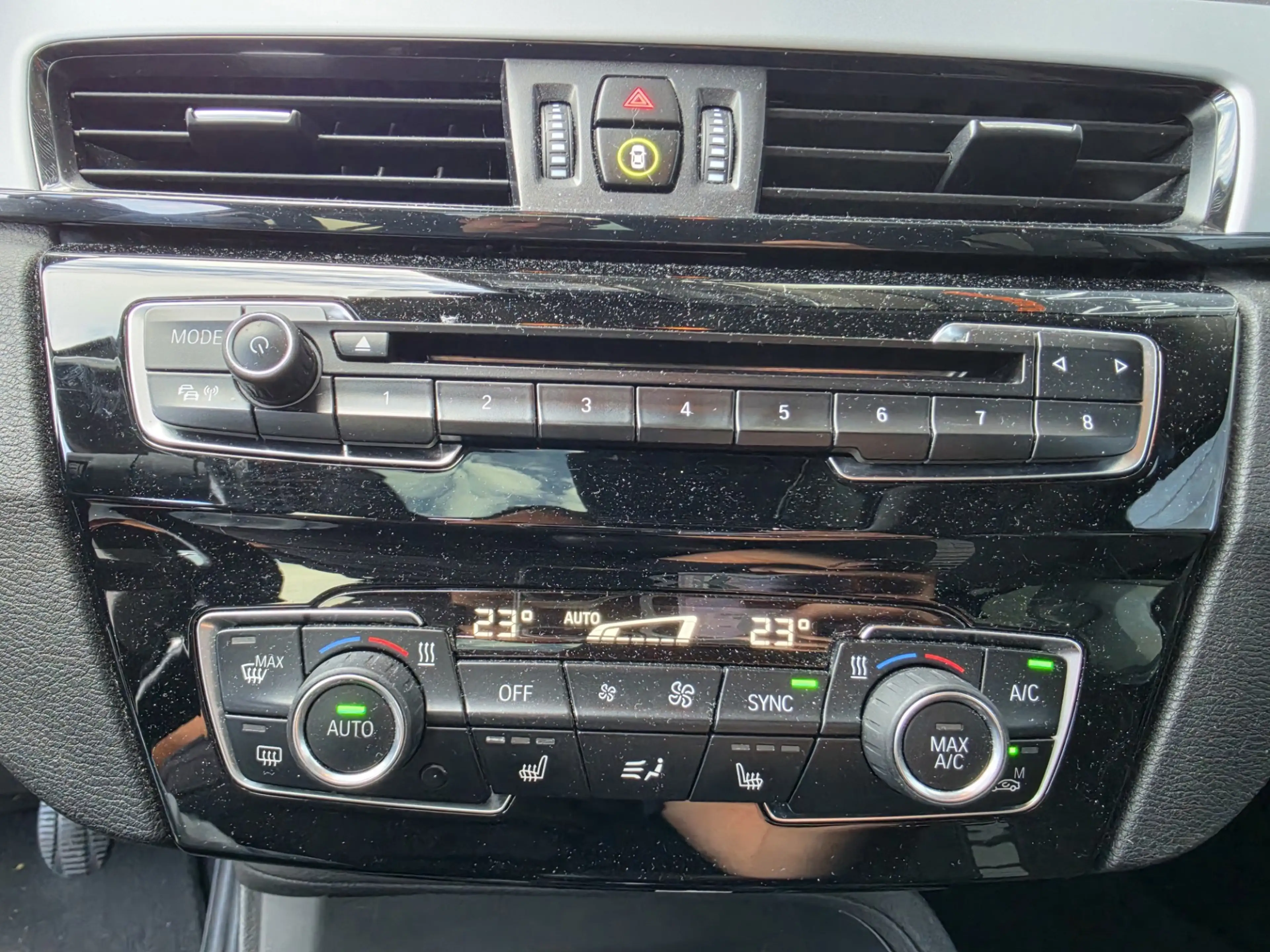 BMW X1 SDrive16d Executive|Panoramadak|LED|Stoelverwarmin — photo 13