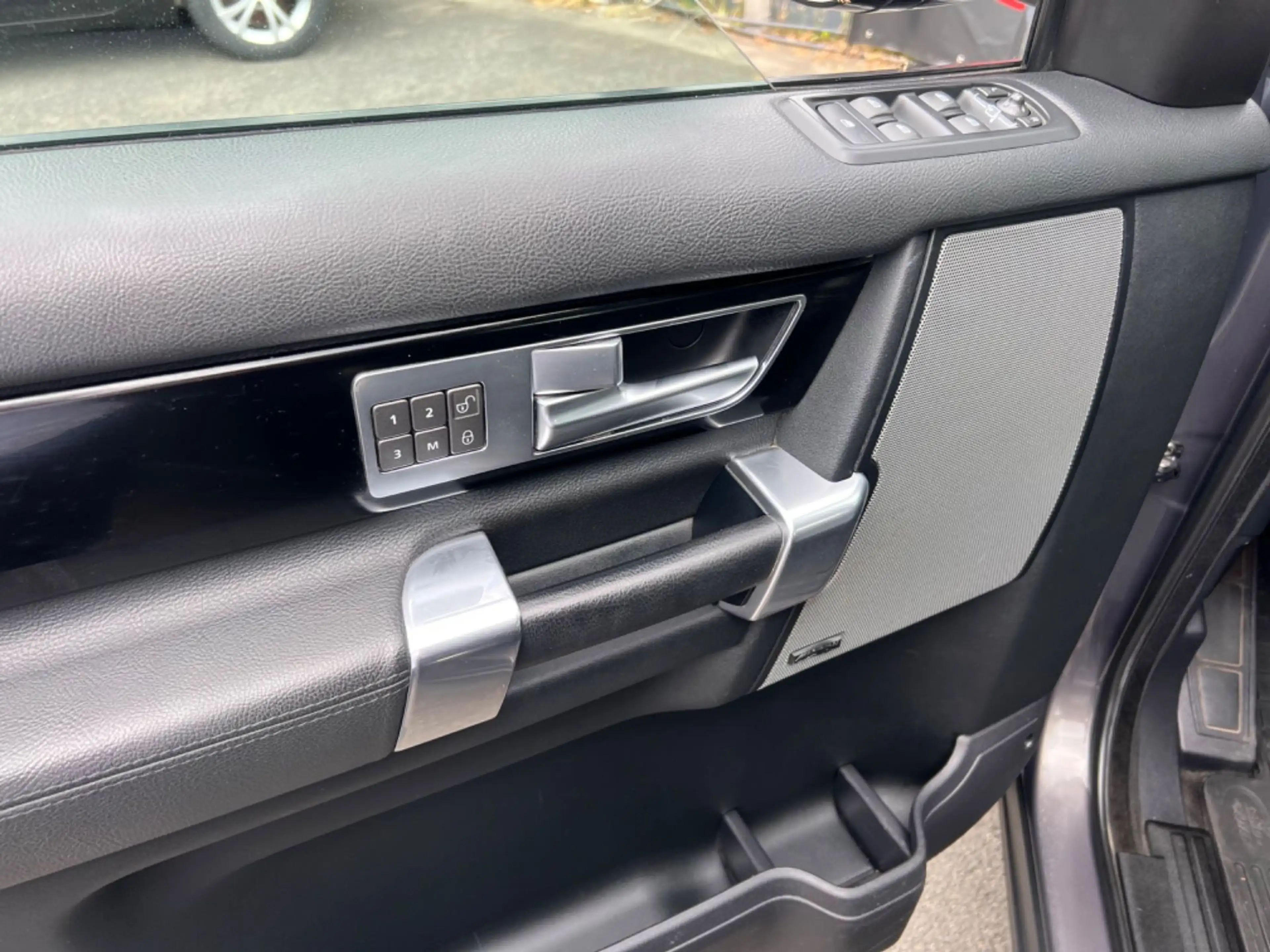 Land Rover Discovery 4 SDV6 HSE 7xSitzplätze — photo 11