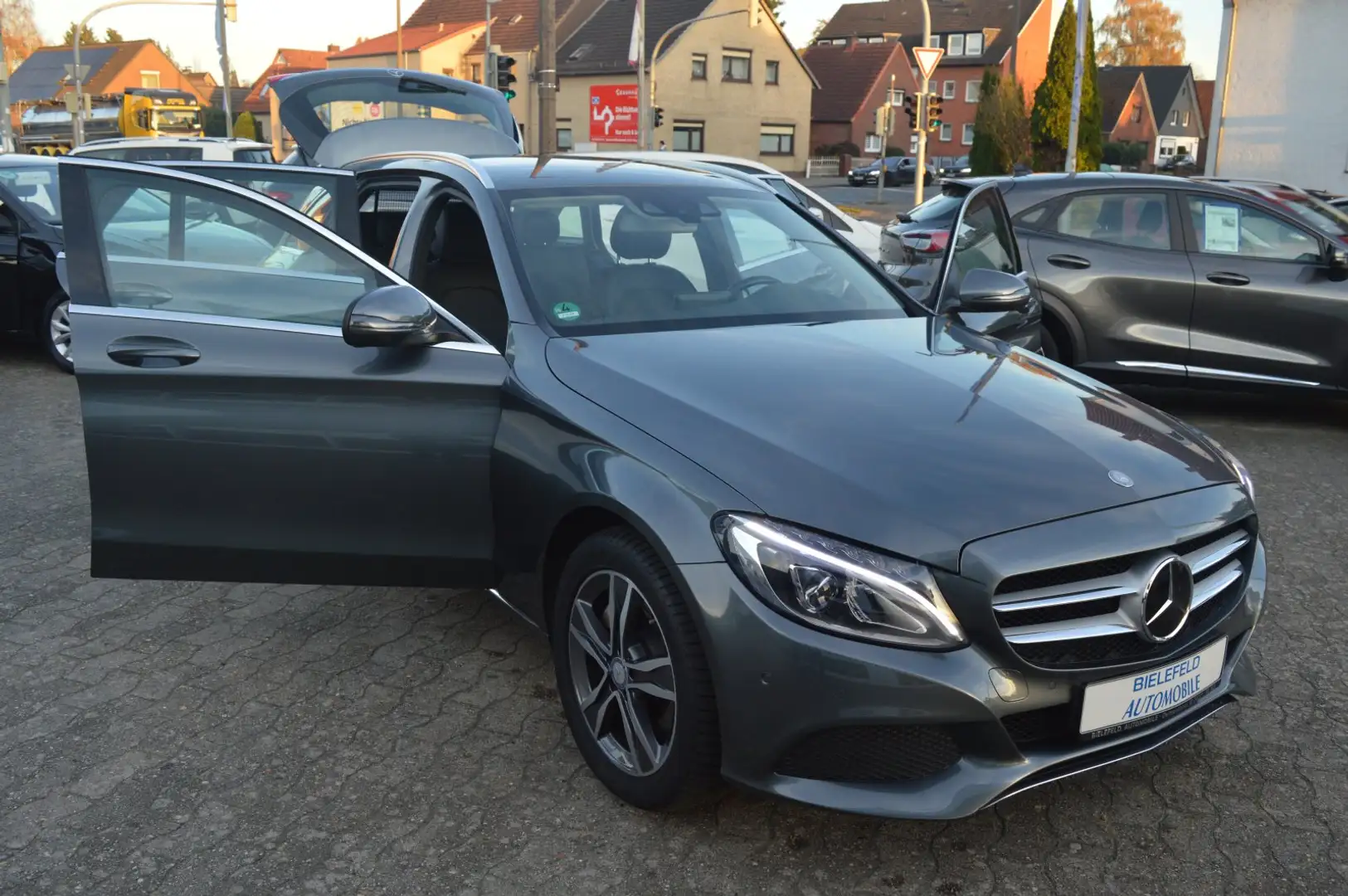 Mercedes-Benz C 200 C 200 T CGI 7G-Tronic   Avantgarde AHK/LED//Navi/R Grau - 1