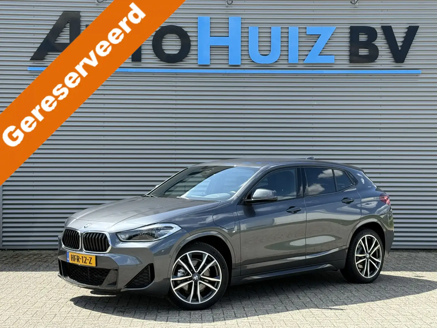 BMW X2 xDrive25e High Executive M Sport LED 19 inch DAB L Grau - 1