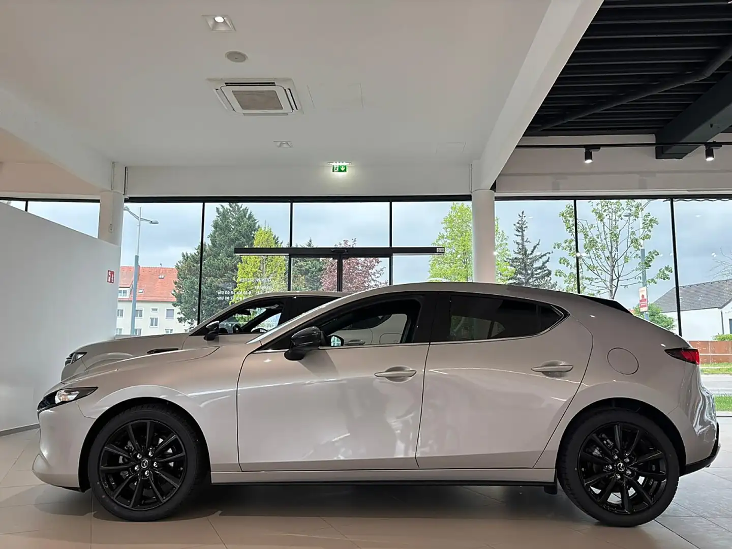 Mazda 3 Mazda3 e-Skyactiv-G140 Homura | e-Skyactiv-G140... Beige - 2