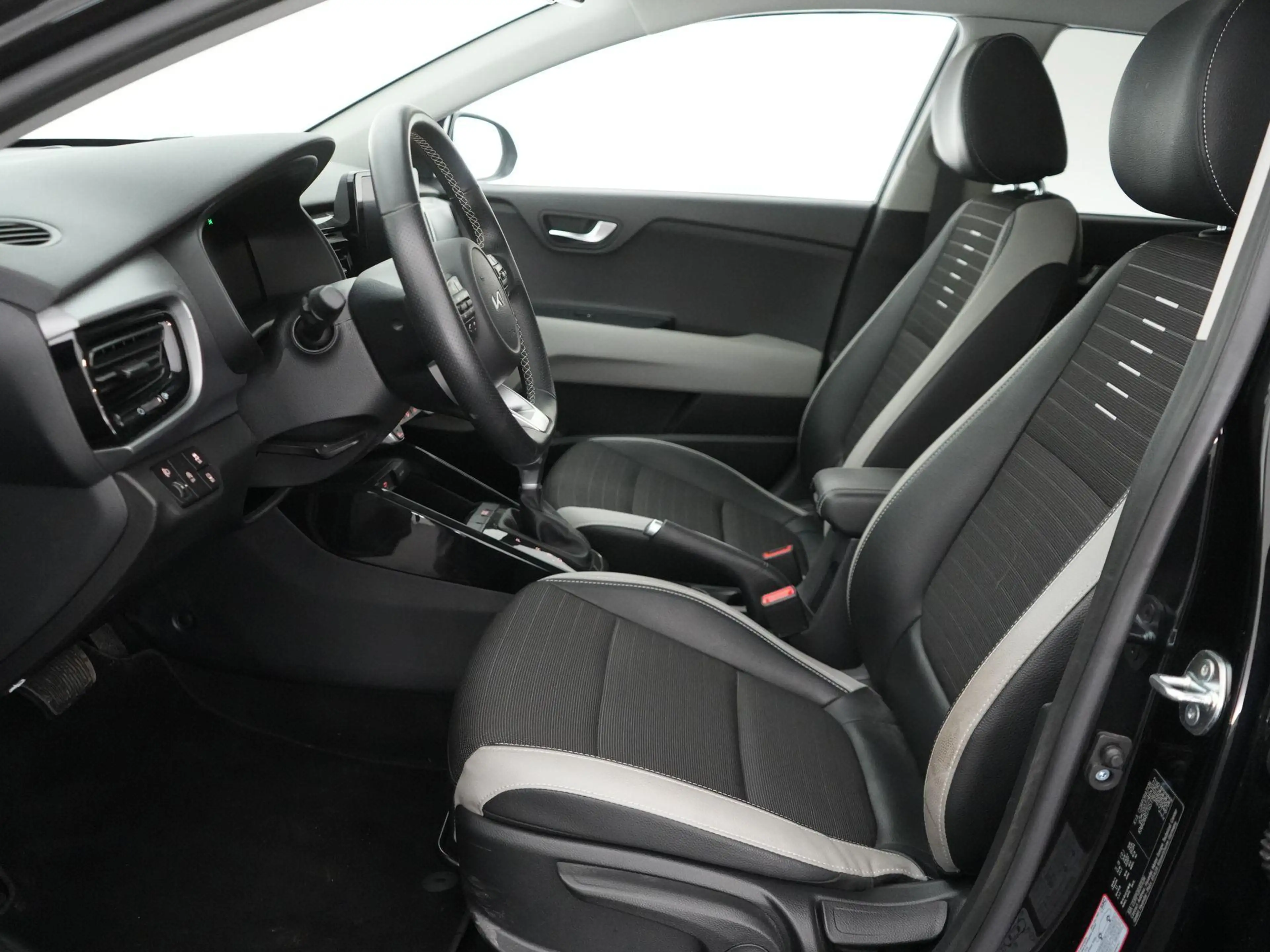 Kia Stonic 1.0 T 100 Style Edition DCT — photo 12