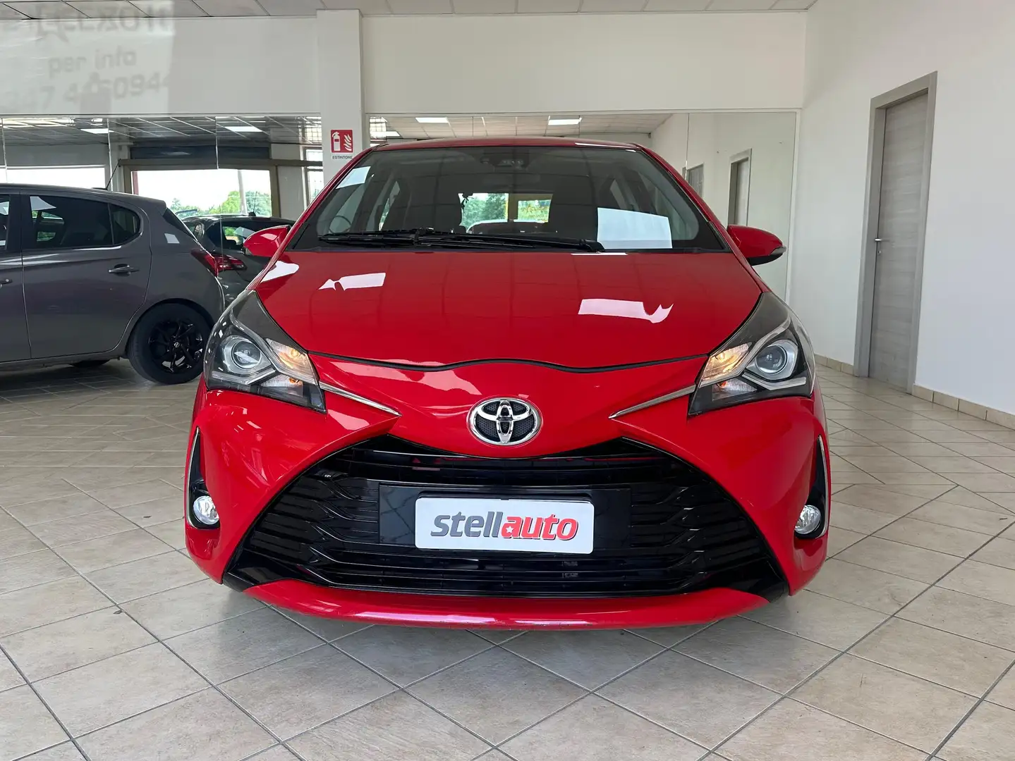 Toyota Yaris Yaris 5p 1.0 Active Rosso - 2