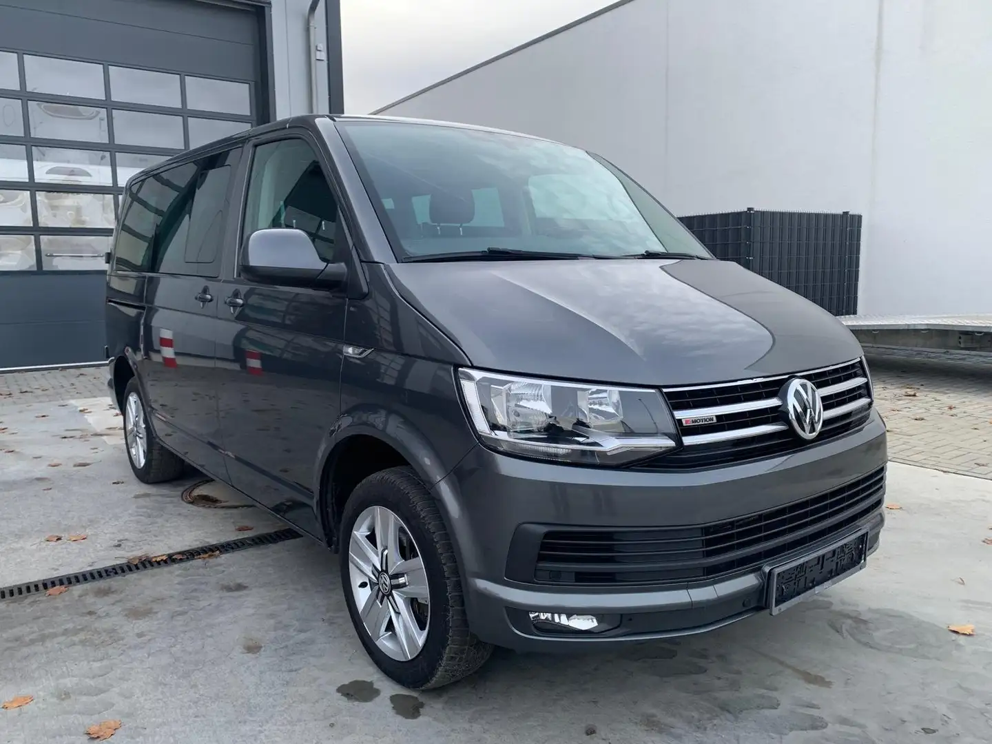 Volkswagen T6 Caravelle T6 Caravelle 4Motion |StandHeizung|DSG|PDC|AHK| Braun - 1