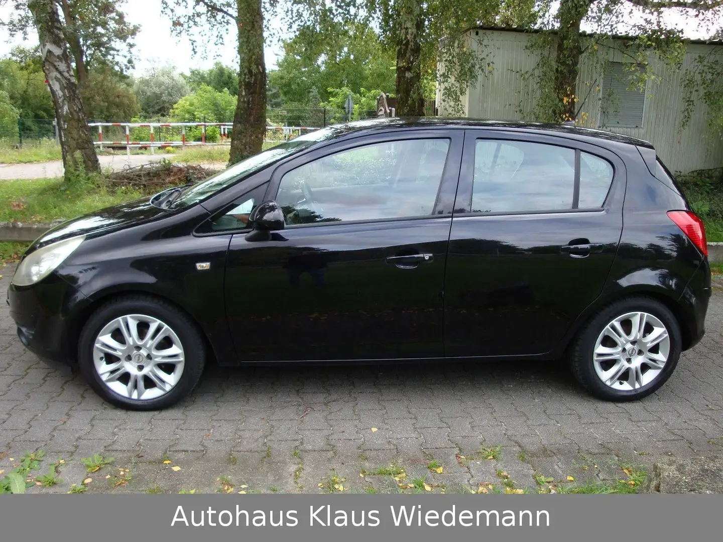 Opel Corsa D 1.4 Twinport "INNOV. 110 Jahre" - 2.Hd./ Schwarz - 2