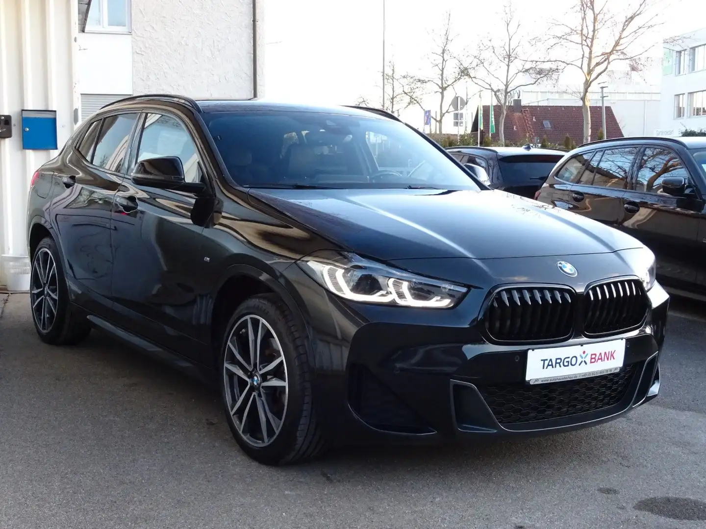 BMW X2 xDrive20d Aut 19" M Sportpaket Navi Leder LED Schwarz - 1