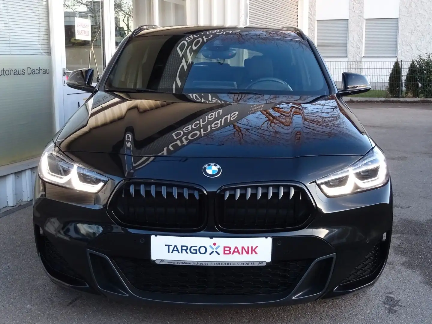 BMW X2 xDrive20d Aut 19" M Sportpaket Navi Leder LED Schwarz - 2