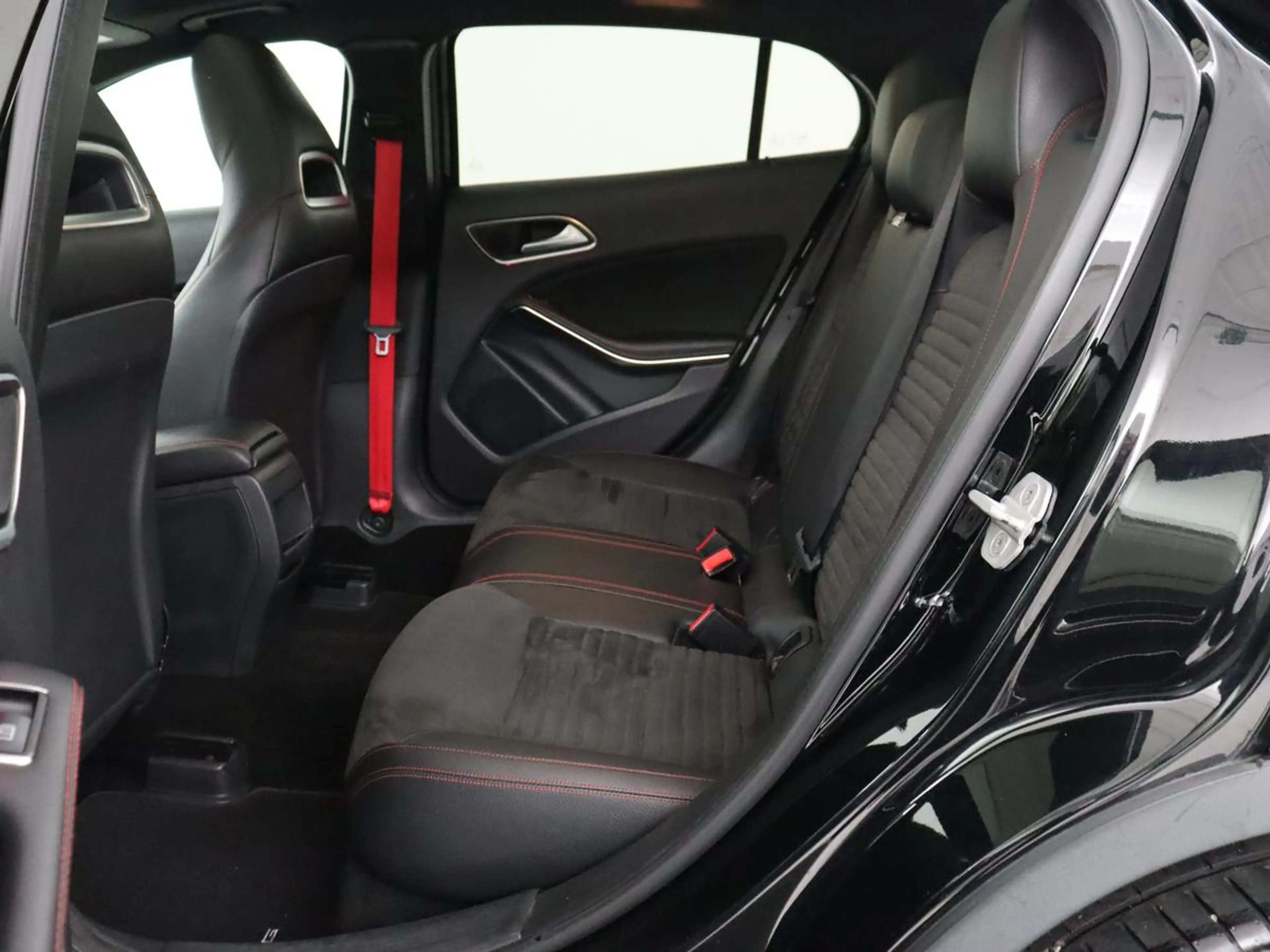 Mercedes-Benz GLA 200 AMG Line | Panoramadak | Stoelverwarming | Leder/A — photo 7