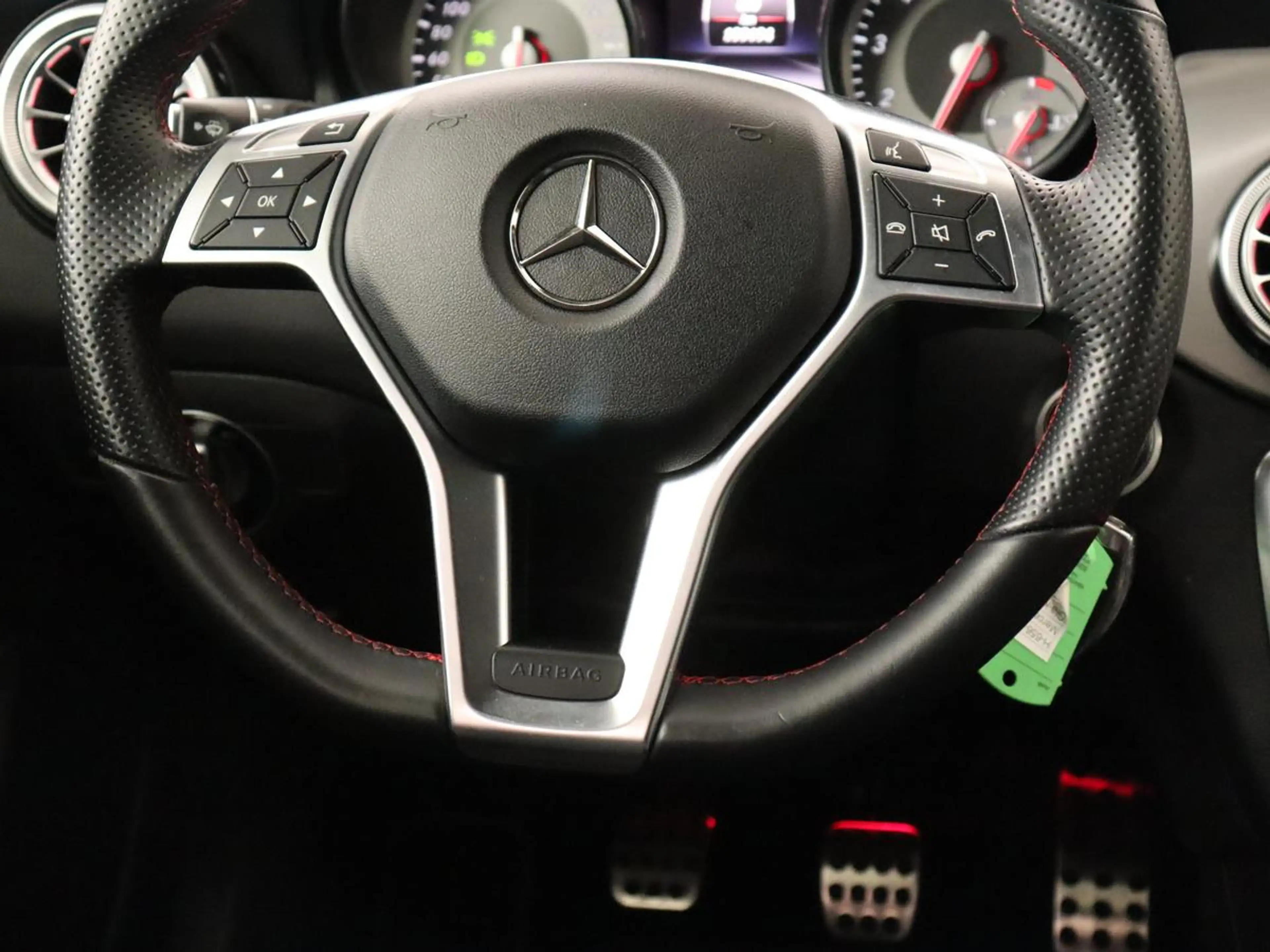 Mercedes-Benz GLA 200 AMG Line | Panoramadak | Stoelverwarming | Leder/A — photo 9