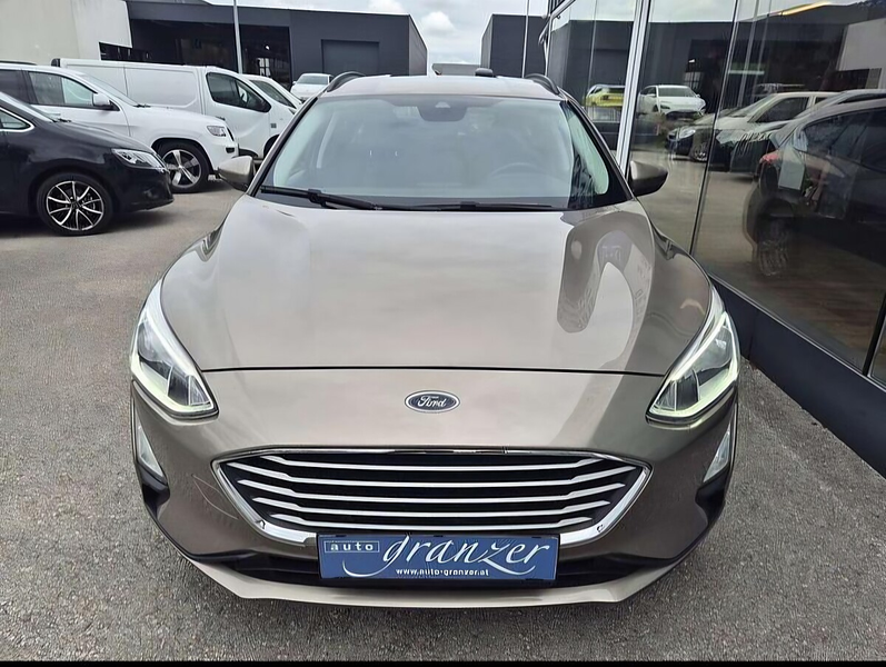 Ford Focus Traveller 1,0 EcoBoost Trend Edition — photo 2
