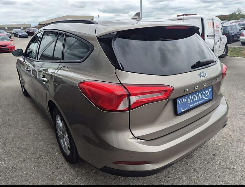 Ford Focus Traveller 1,0 EcoBoost Trend Edition — photo 4