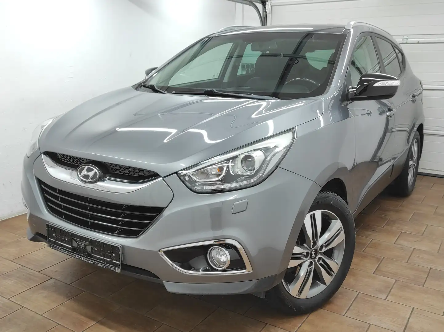 Hyundai iX35 2.0 2WD 1-HAND XENON NAVI SHZv+h BC PDC+KAMERA USB Gris - 2