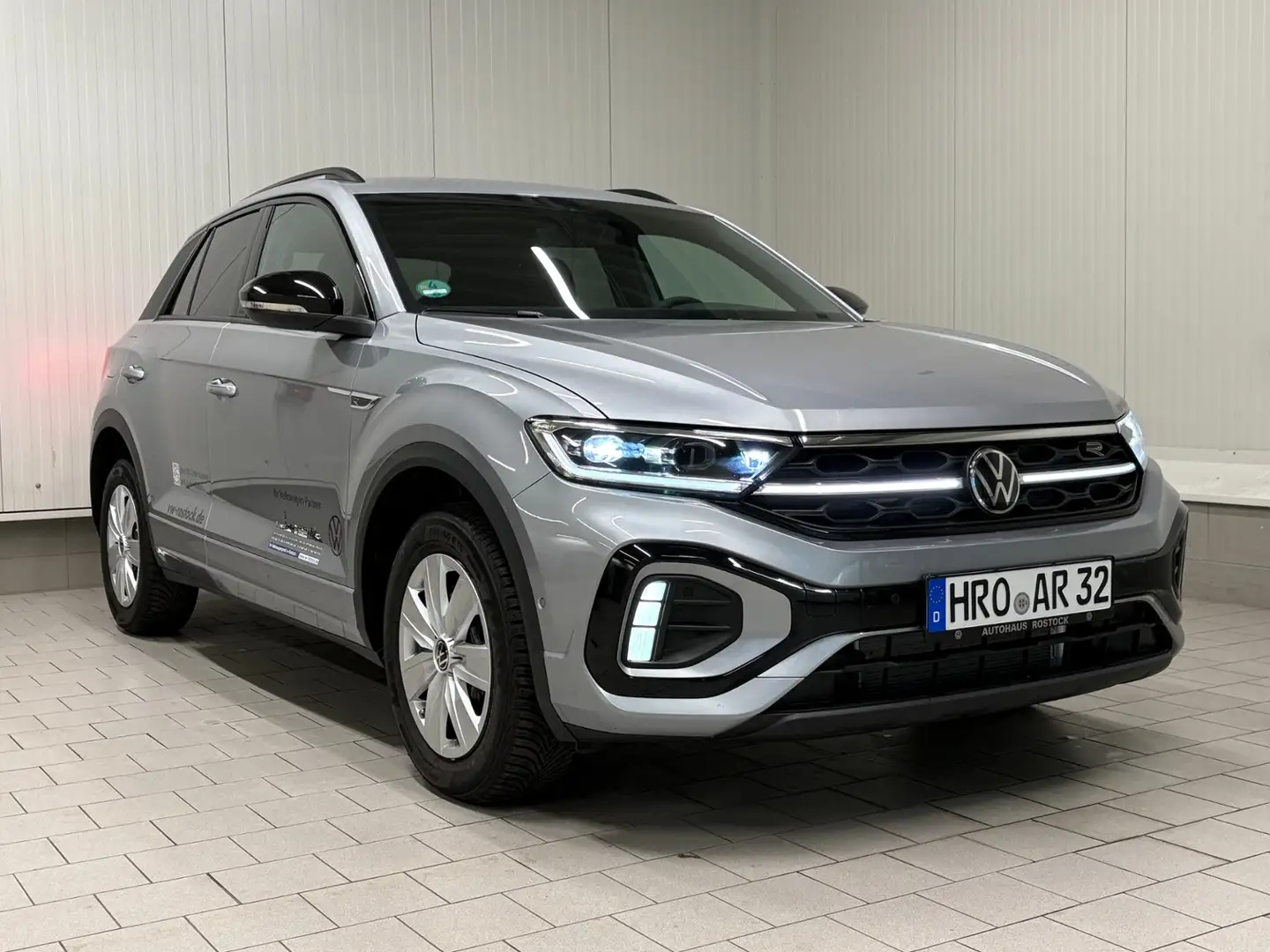 Volkswagen T-Roc R-Line 1.5 TSI DSG LED RFK NAVI ACC Silber - 2