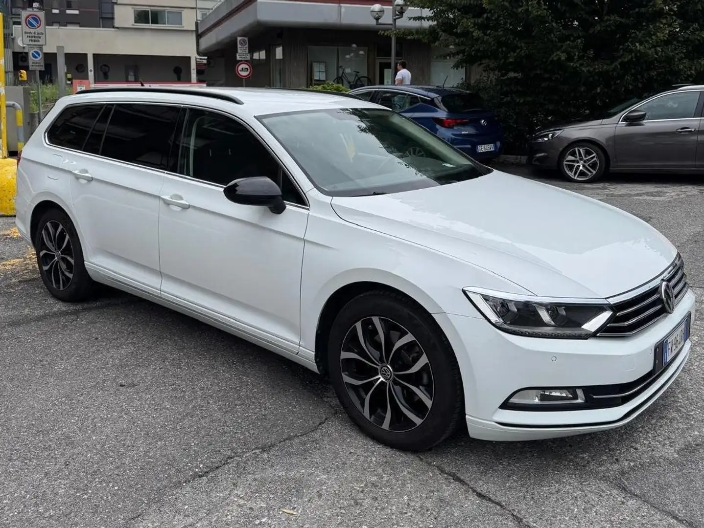 Volkswagen Passat Variant Passat Variant 2.0 tdi Executive 150cv dsg 7m Bianco - 2