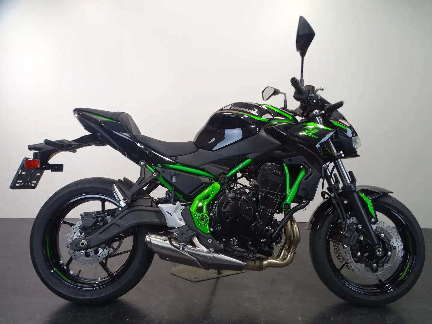 Kawasaki Z 650 Verde - 1