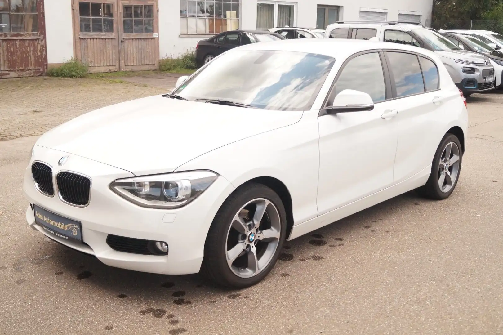 BMW 118 i 5 Türig NAVI LEDER Bi- xenon Bílá - 1