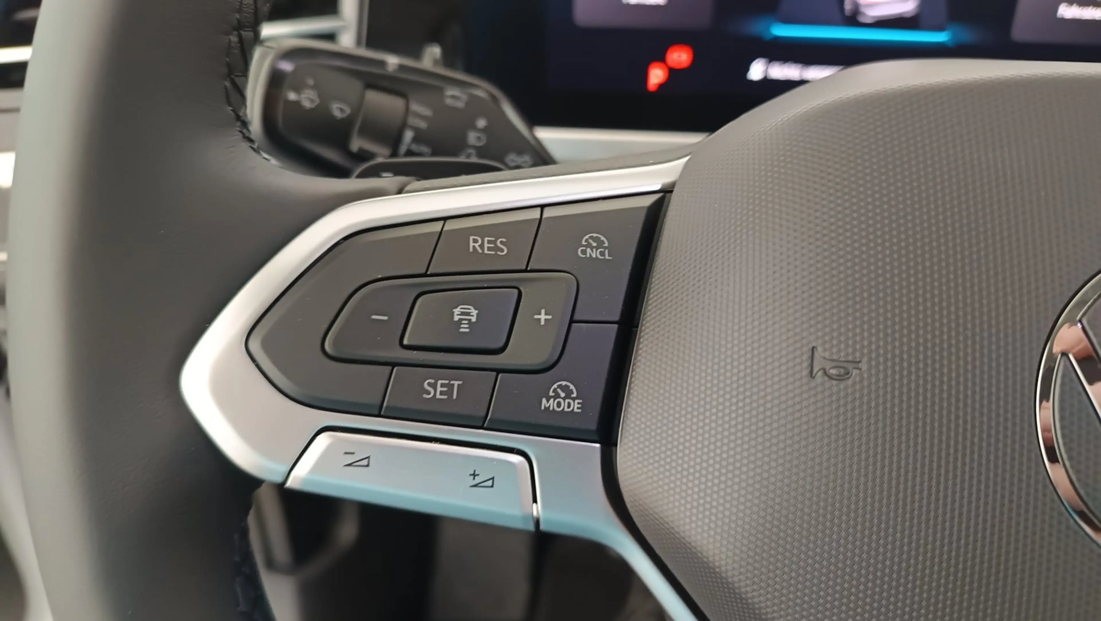 Volkswagen Passat Variant Business eHybrid 150kW — photo 15