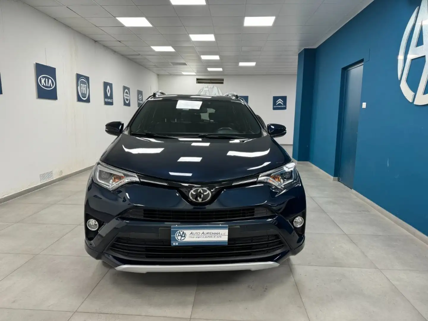 Toyota RAV 4 2.0 D4D LOUNGE+FARI AUTOLIVELLANTI Albastru - 2