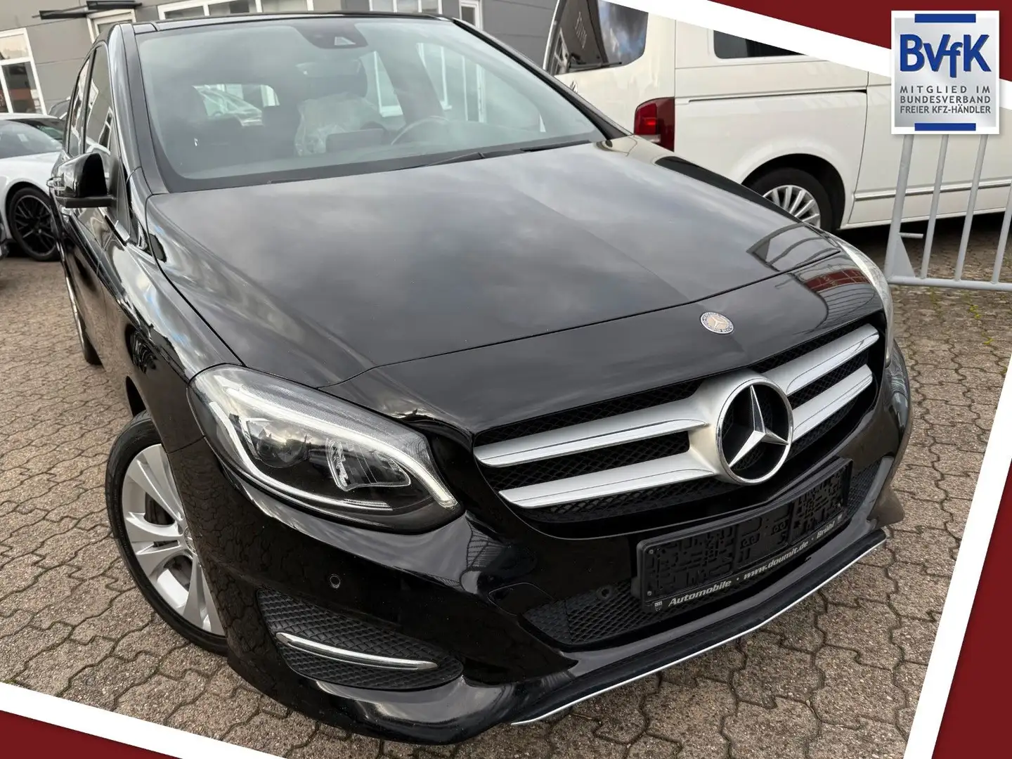 Mercedes-Benz B 200 Urban Automatik, PanoramaSSD, Teilleder Schwarz - 1