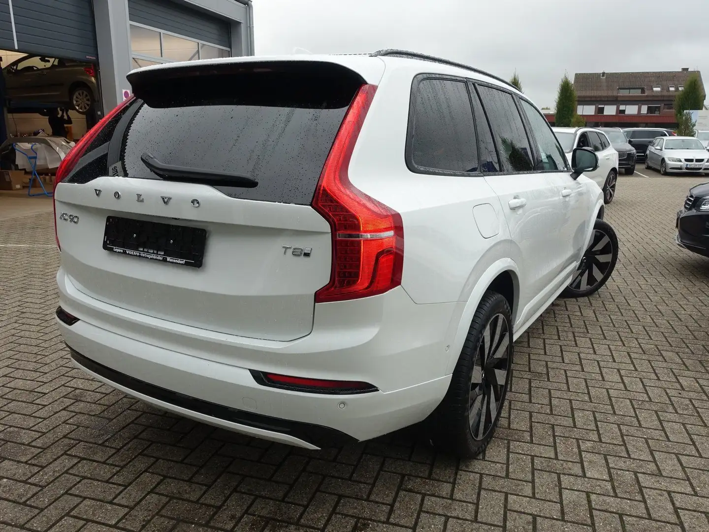Volvo XC90 Plus Dark T8 AWD Plug-inHybrid/AHK/360°/H&K Weiß - 2