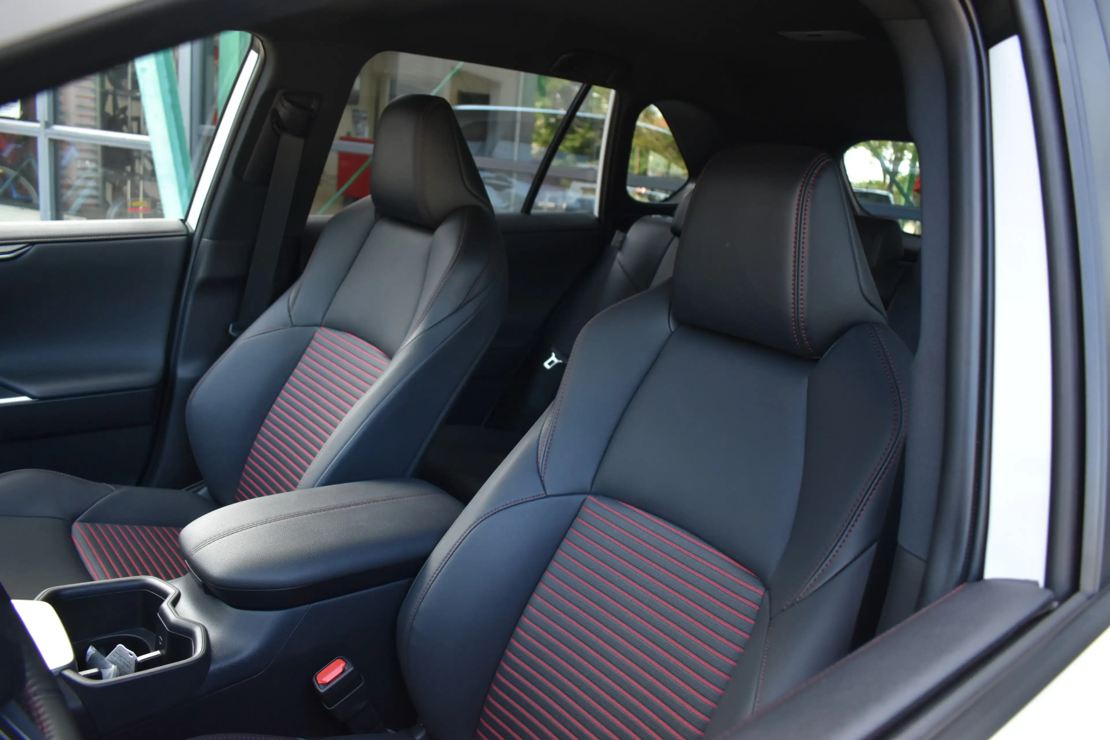 Toyota RAV 4 (Suzuki) 2.5 Plug-in Hybrid AWD Style Limited Auto — photo 2