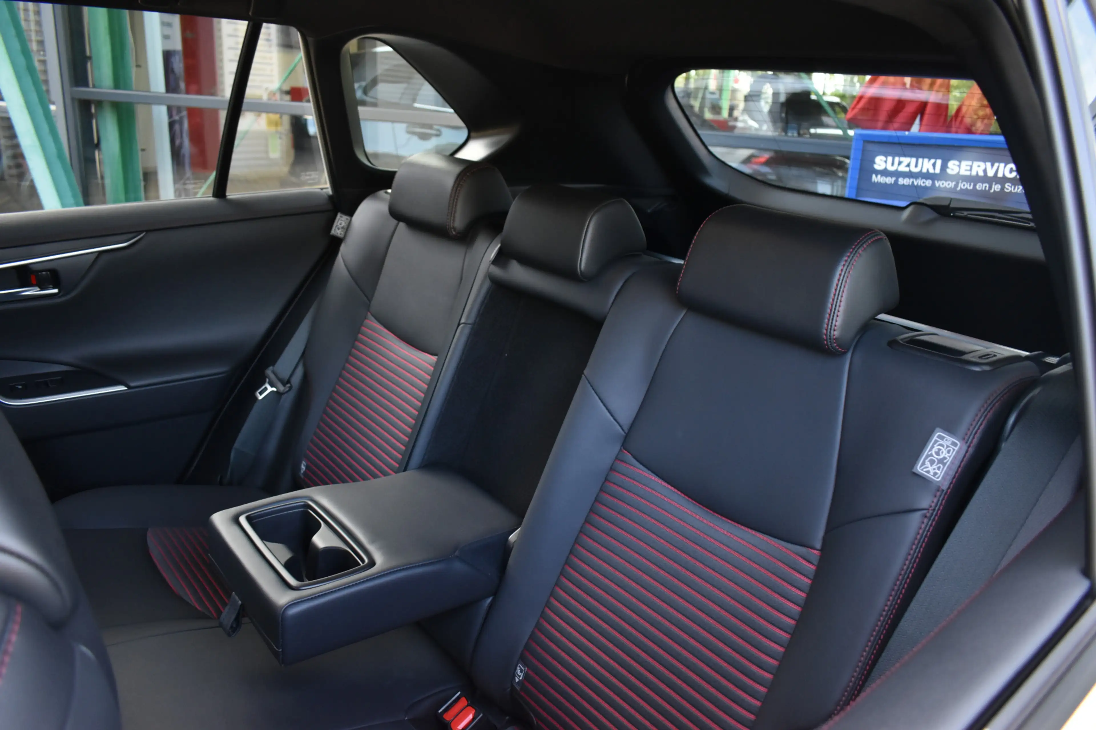 Toyota RAV 4 (Suzuki) 2.5 Plug-in Hybrid AWD Style Limited Auto — photo 11