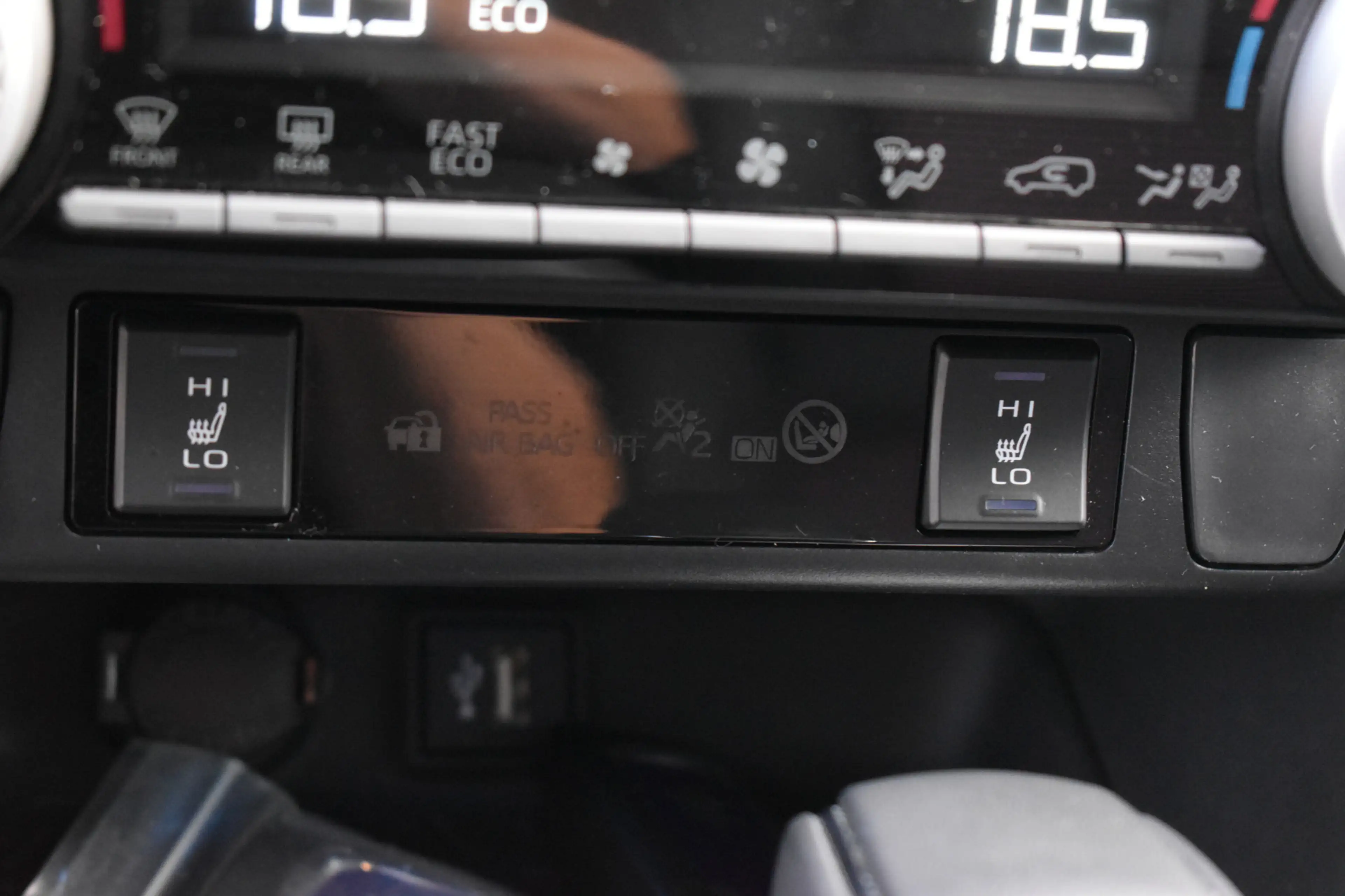 Toyota RAV 4 (Suzuki) 2.5 Plug-in Hybrid AWD Style Limited Auto — photo 14