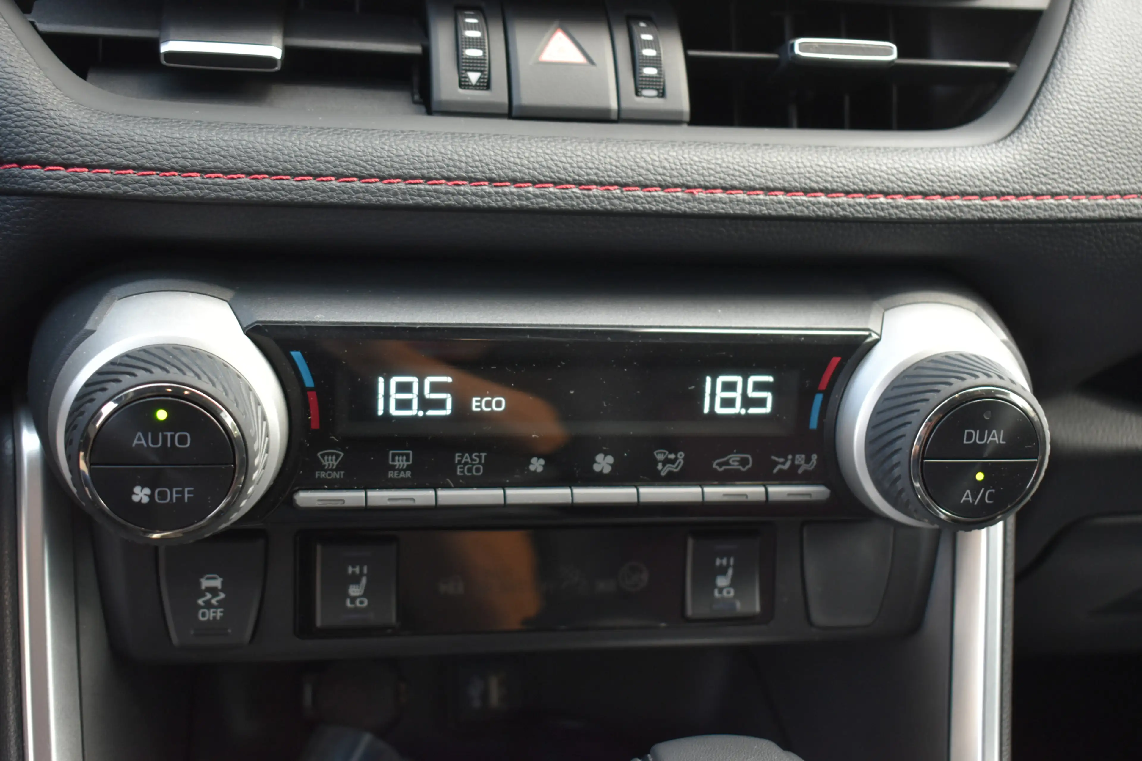 Toyota RAV 4 (Suzuki) 2.5 Plug-in Hybrid AWD Style Limited Auto — photo 13