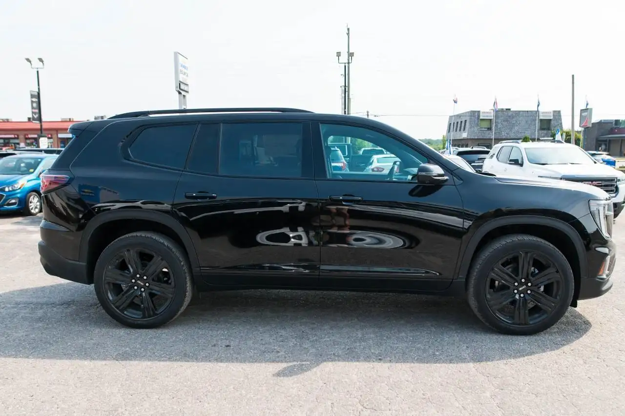 GMC Acadia снимка GMC Acadia
