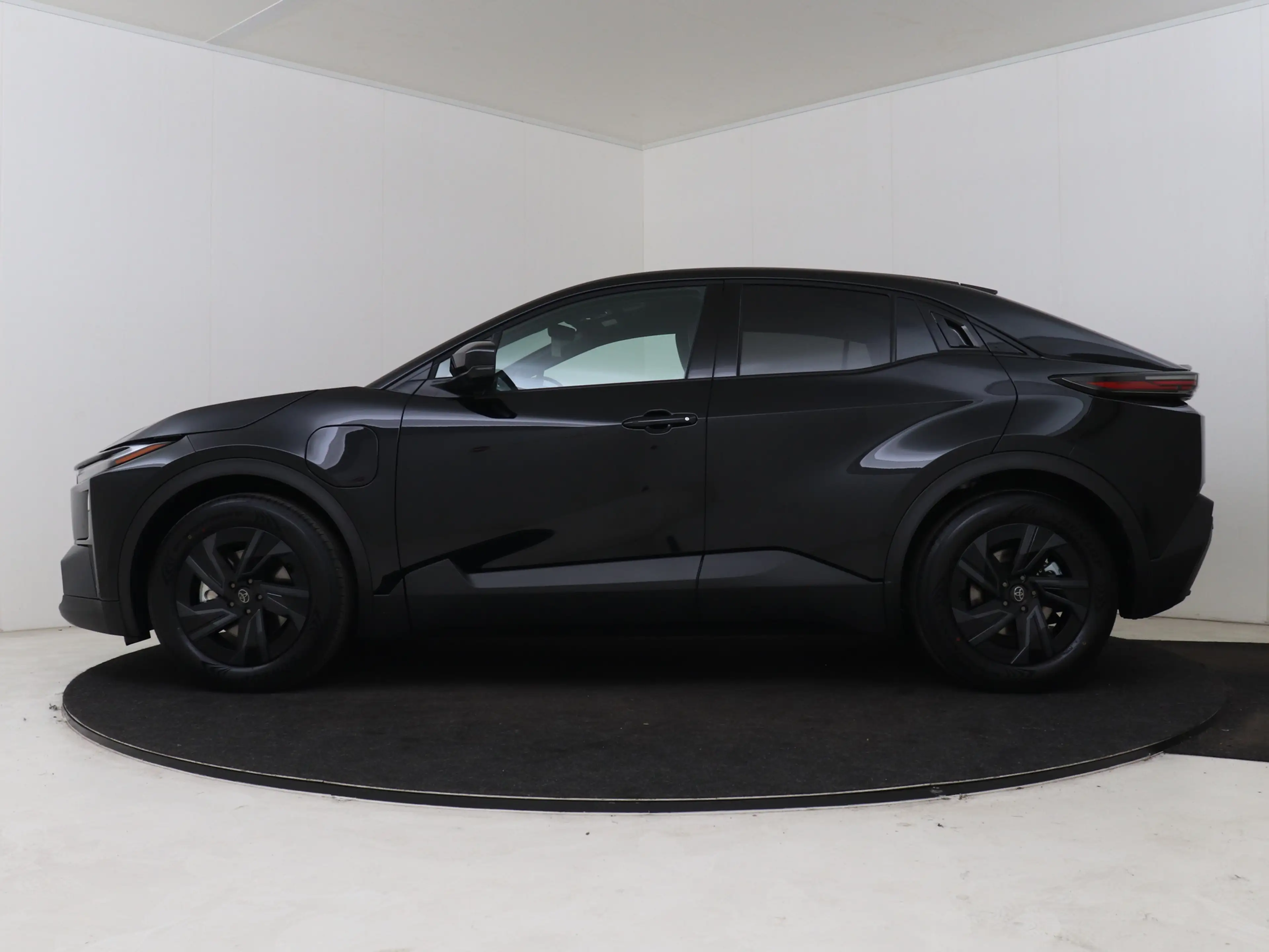 Toyota C-HR+ First Edition 77 kWh " Direct Leverbaar " — photo 3