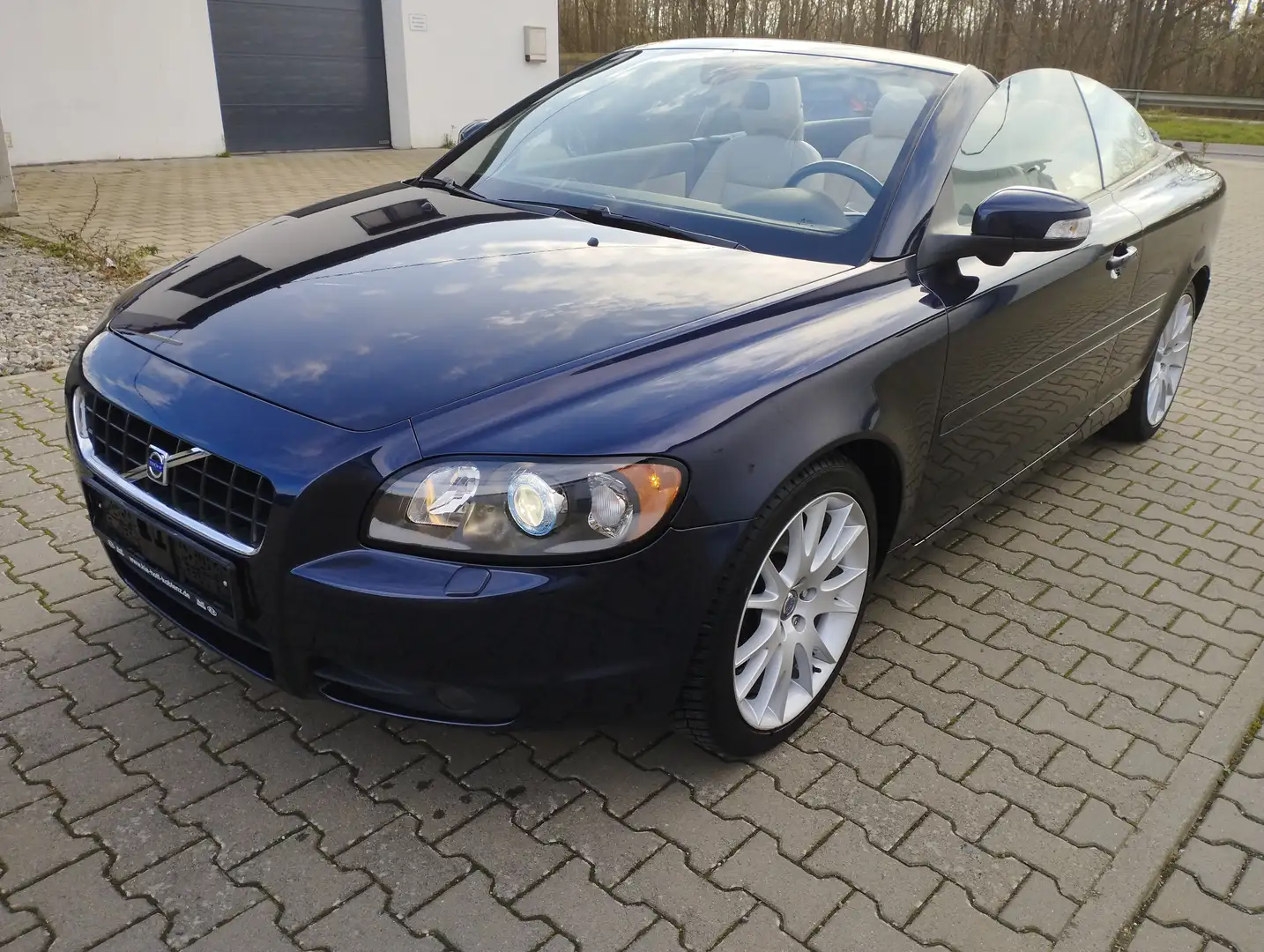 Volvo C70 C70 D5 - 2.HAND/GARAGE/SCHECKHEFT-TÜV/ÖL neu Bleu - 2