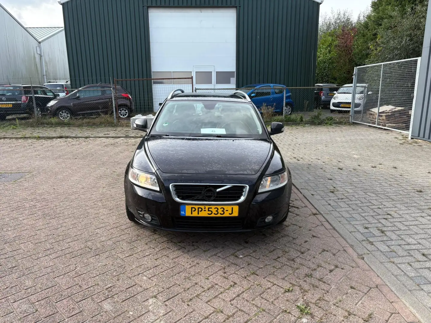 Volvo V50 1.6 D2 S/S R-Design Pro Edition Cruise Navi Airco Zwart - 2