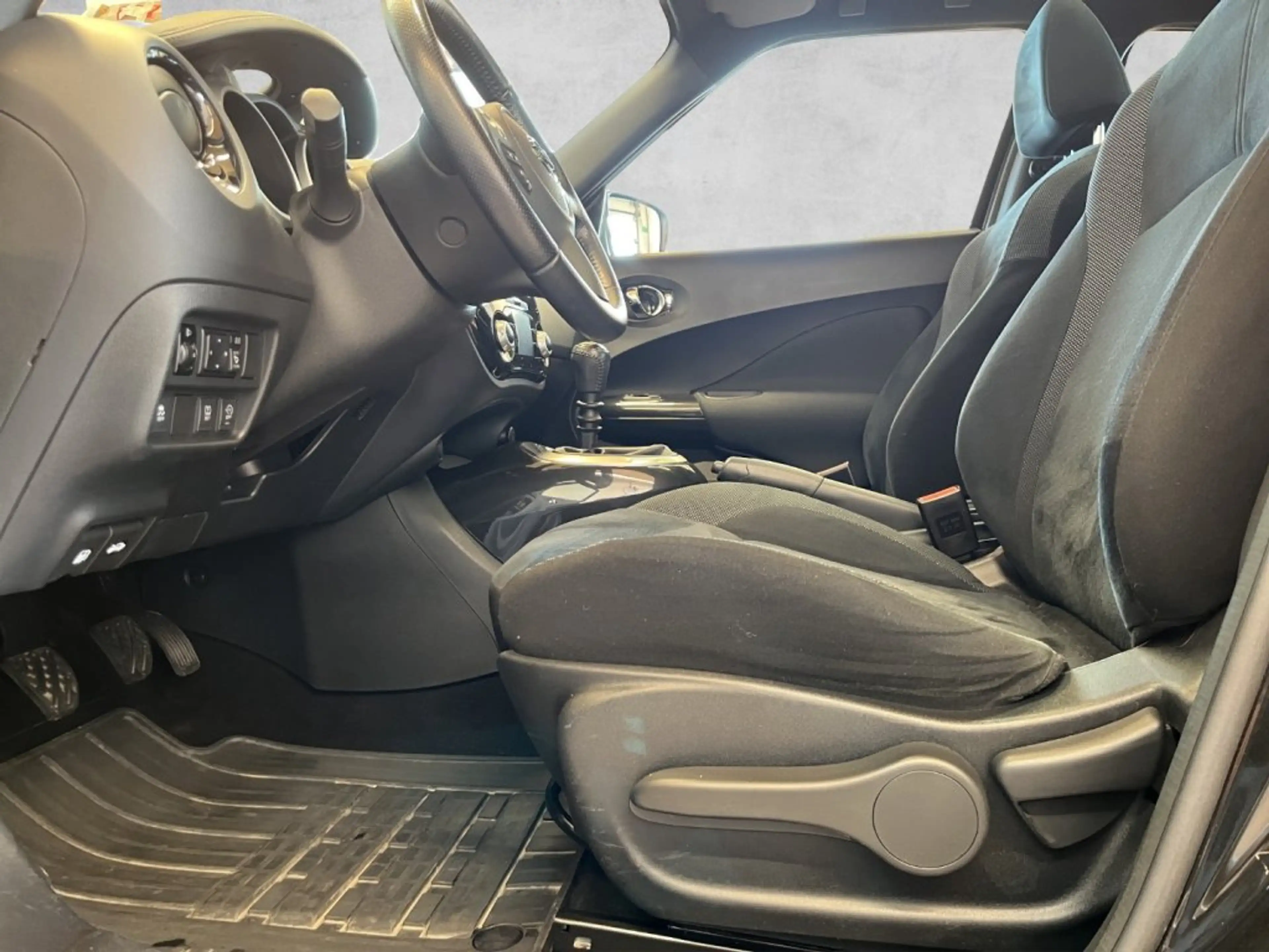Nissan Juke 1,5 dci 6MT — photo 9