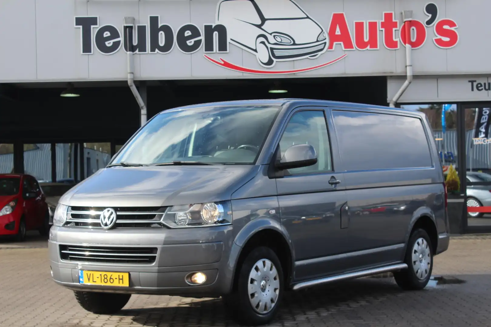 Volkswagen T5 Transporter 2.0 TDI L1H1 T800 Budgetline Airco, Lederen interi Gris - 1