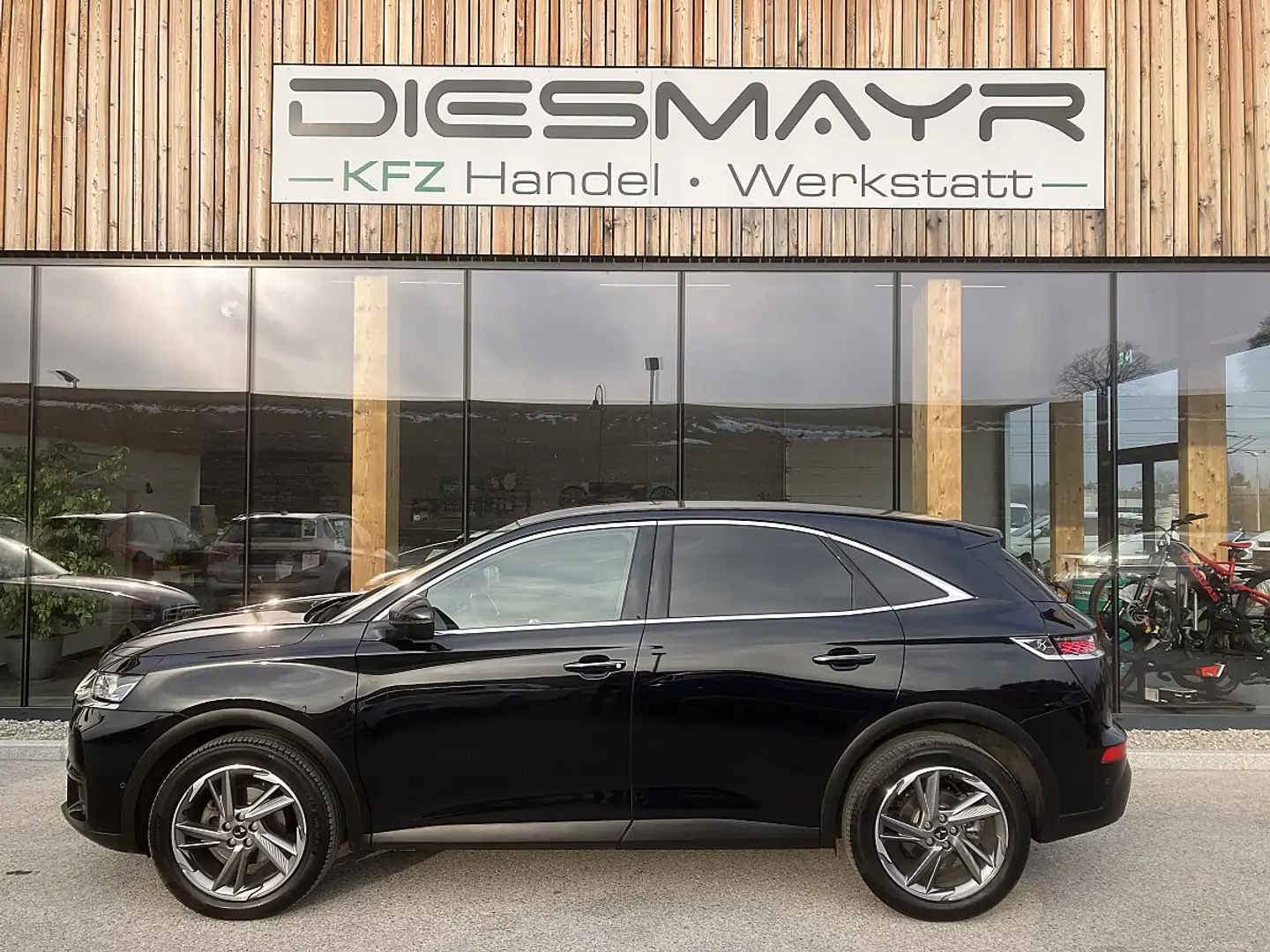 DS Automobiles DS 7 Crossback DS7 Crossback BlueHDi 130 EAT8 So Chic Schwarz - 2