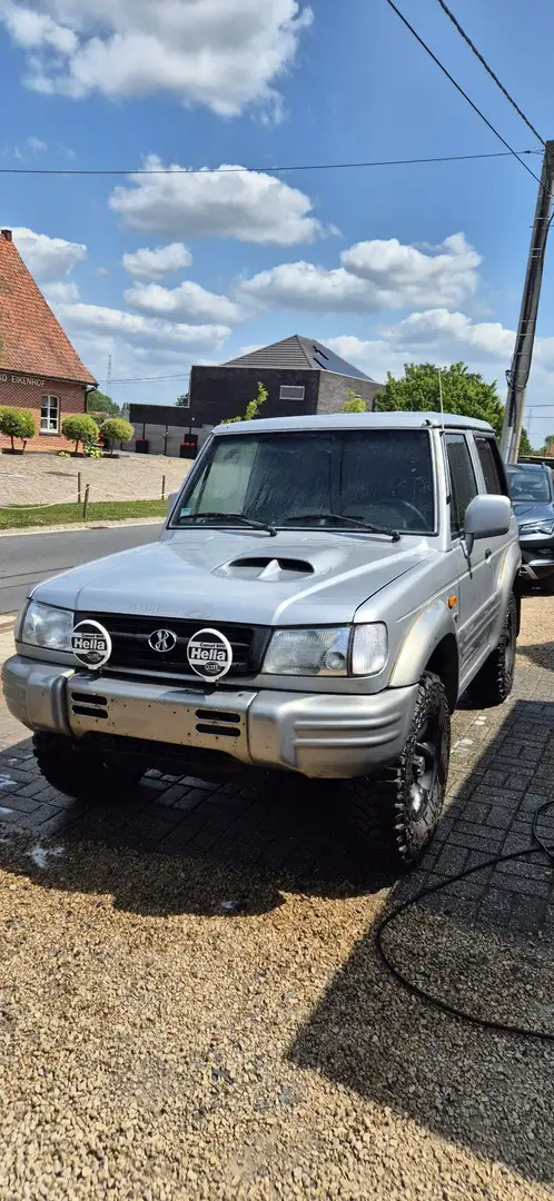 Hyundai Galloper - 1