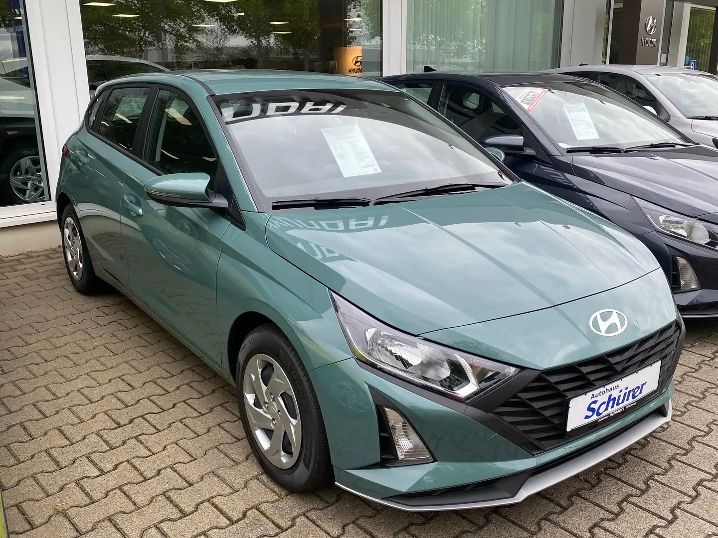 Hyundai i20 1.2 Comfort Club Grün - 1