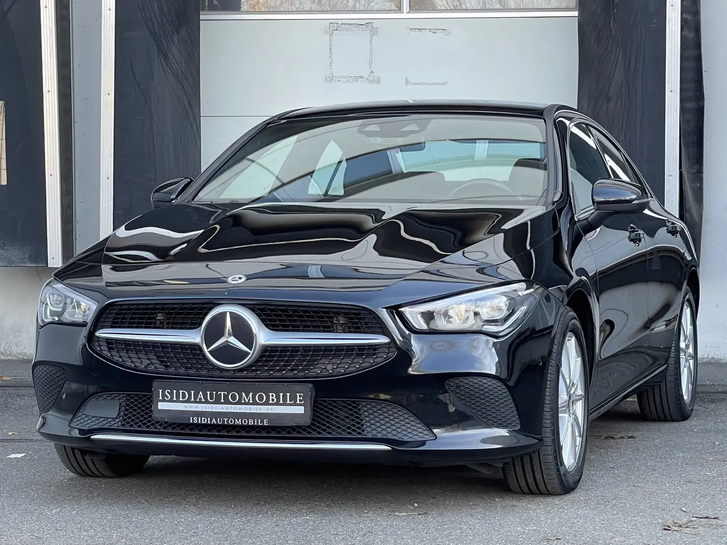 Mercedes-Benz CLA 220 D Coupe LED MBUX Sitzbelüftung Rü-Kamera Schwarz - 1