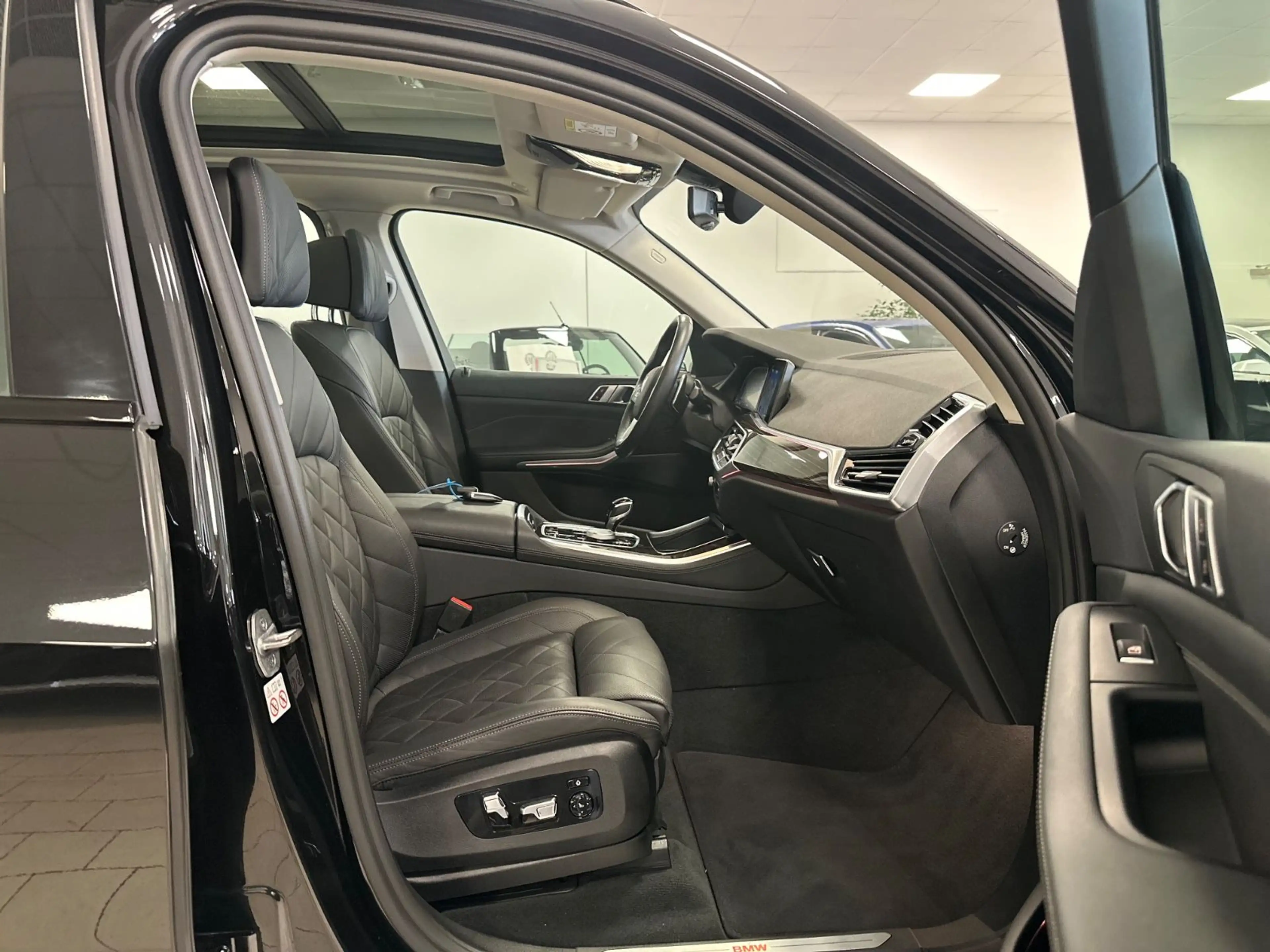 BMW X5 xDrive 30d SAG/Panor/Komf/Park&DrivAs/HUD/AHK — photo 12