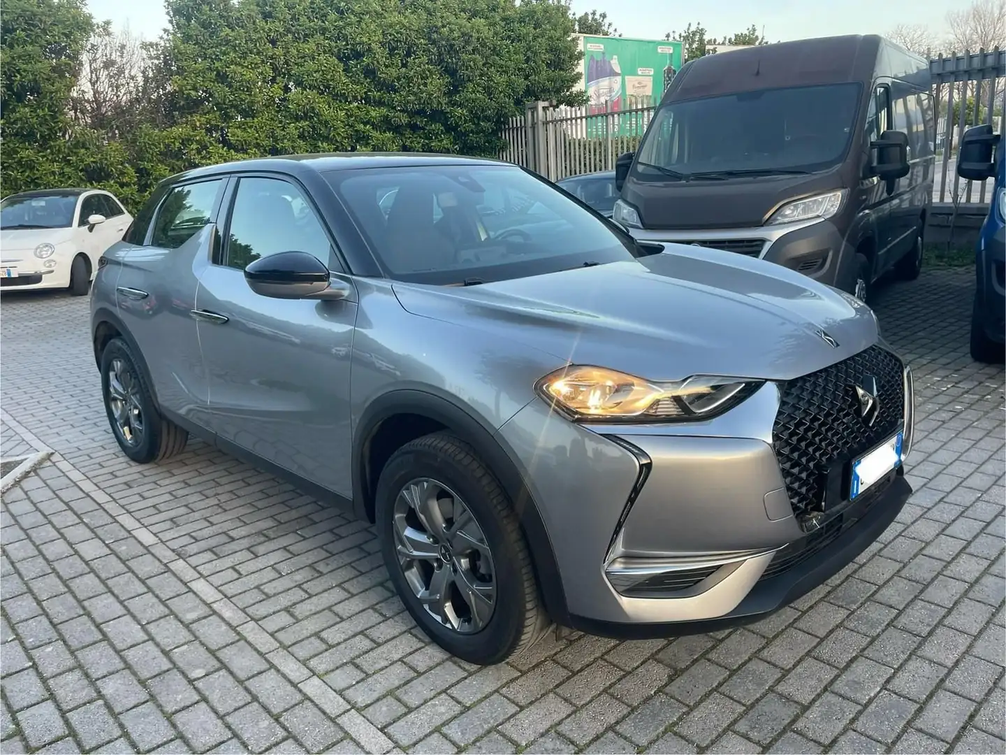 DS Automobiles DS 3 DS3 Crossback 1.5 bluehdi Business 130cv auto Grau - 2
