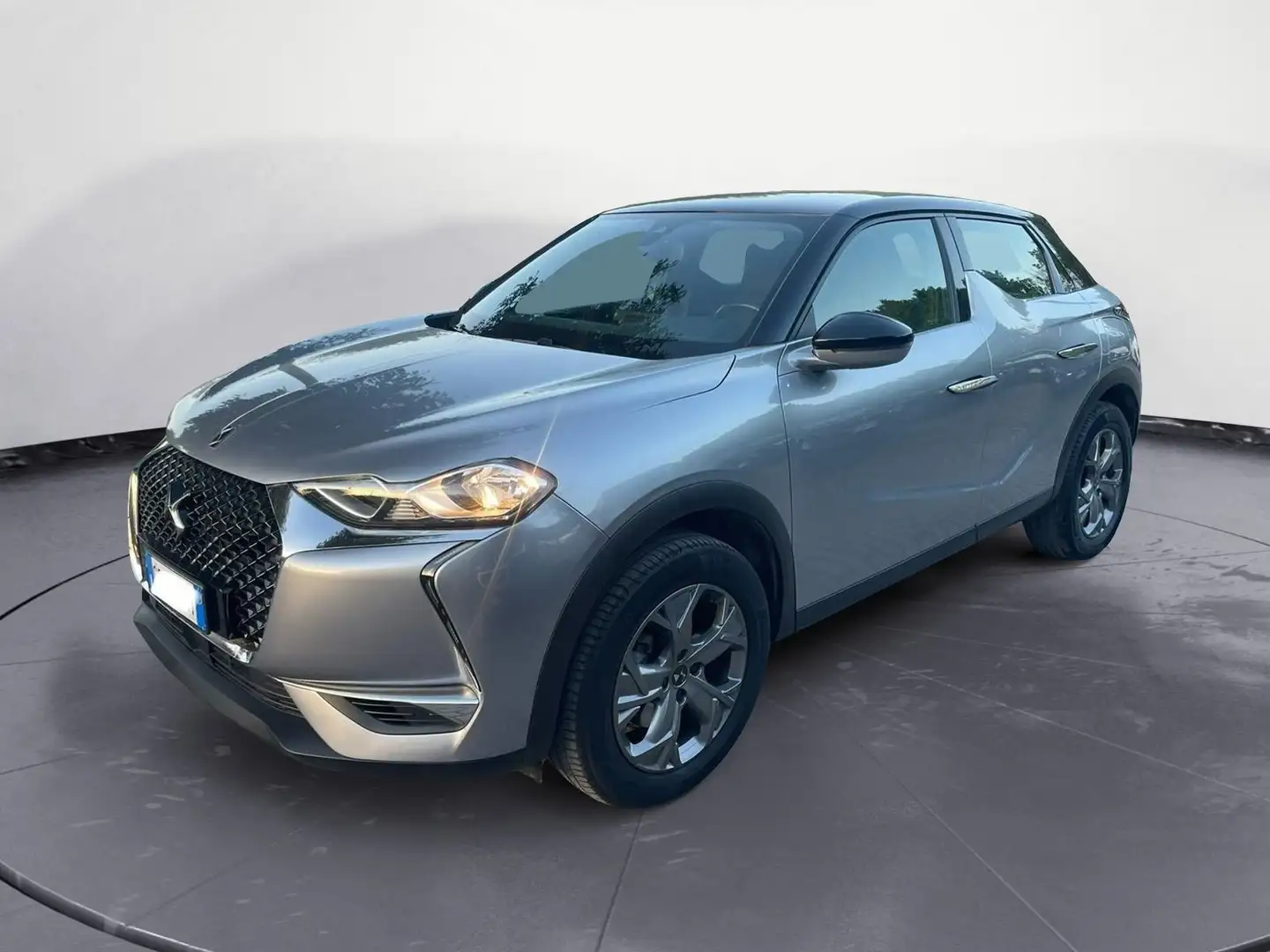 DS Automobiles DS 3 DS3 Crossback 1.5 bluehdi Business 130cv auto Grau - 1