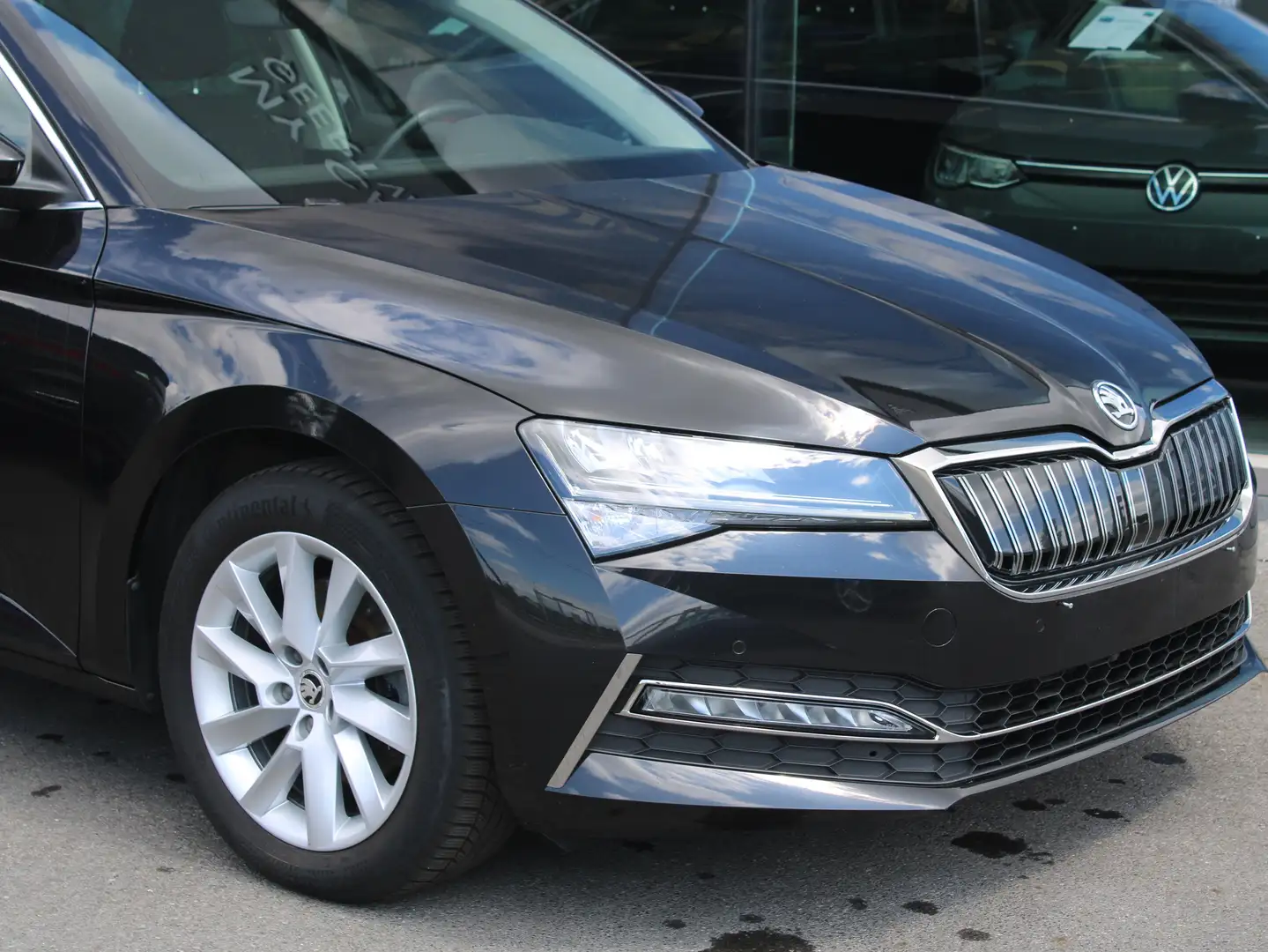 Skoda Superb 1.4TSI IV DSG-VEEL OPTIES-AC-NAVI-APP C-CAMERA Zwart - 2