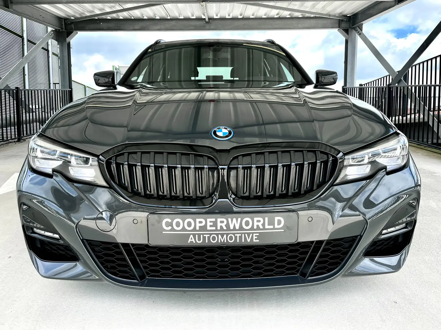 BMW 330 330e XDrive | M-Sport | High Exec. Gris - 1