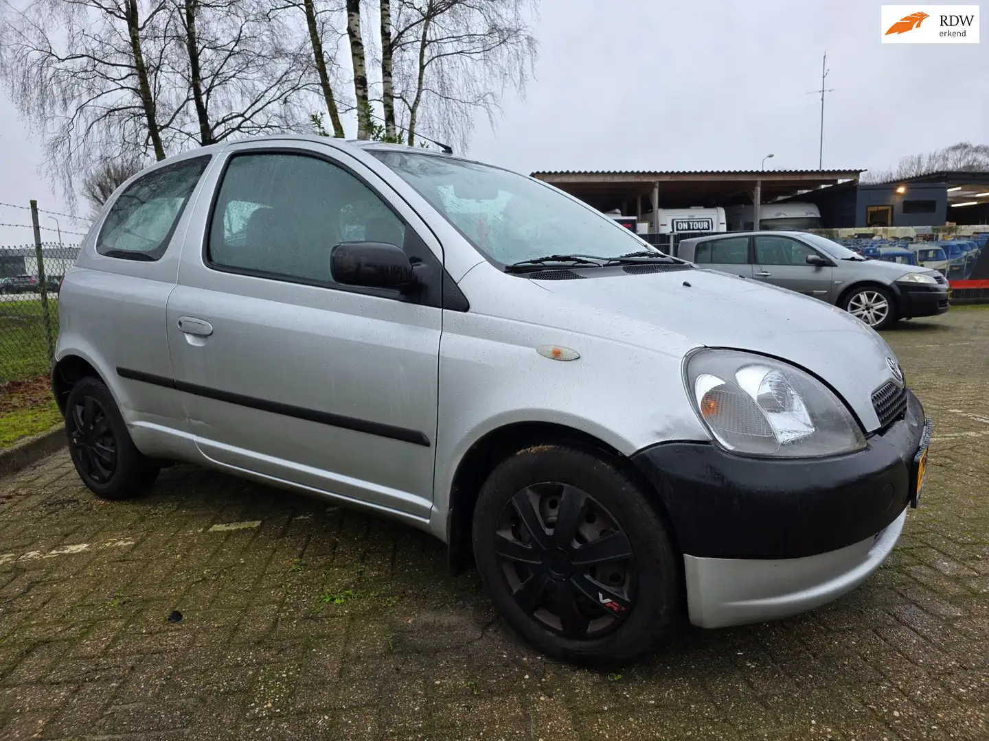 Toyota Yaris 1.0-16V VVT-i YORIN *apk12-2026* Grau - 1