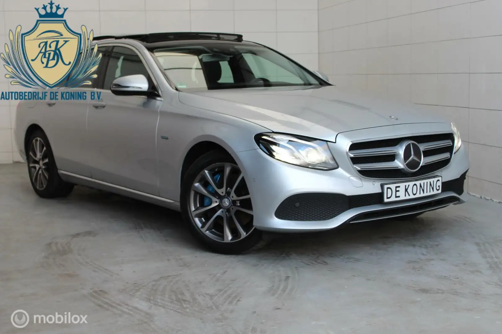 Mercedes-Benz E 350 350e Prestige | Widescreen | Pano |ACC Šedá - 2
