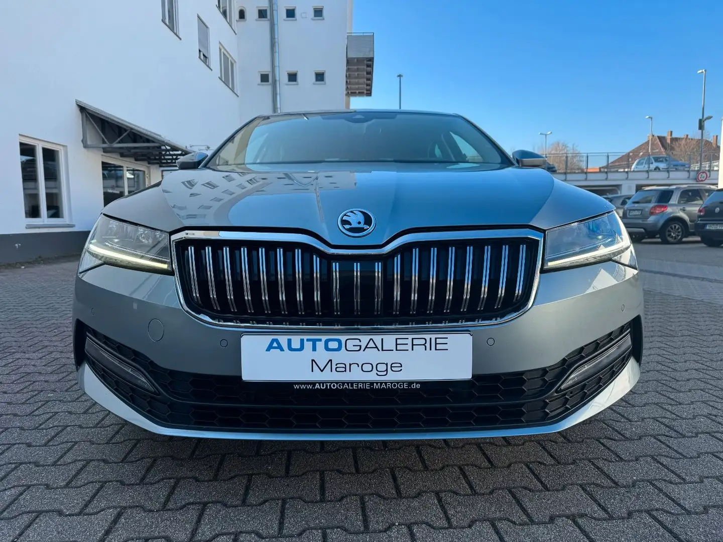 Skoda Superb Lim. 2.0 TDI Ambition NAVI/ACC/ALU/PDC Gris - 2