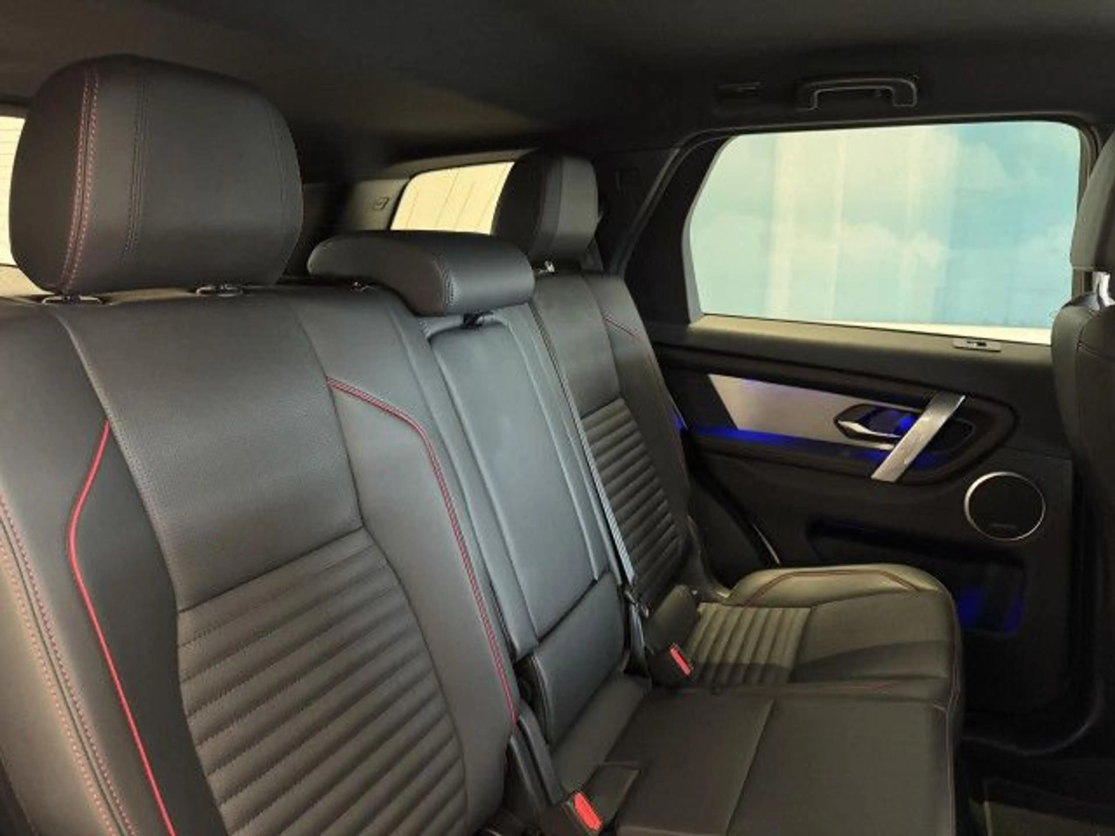 Land Rover Discovery Sport P250 R-Dyn SE AHK HUD Winter Paket — photo 6