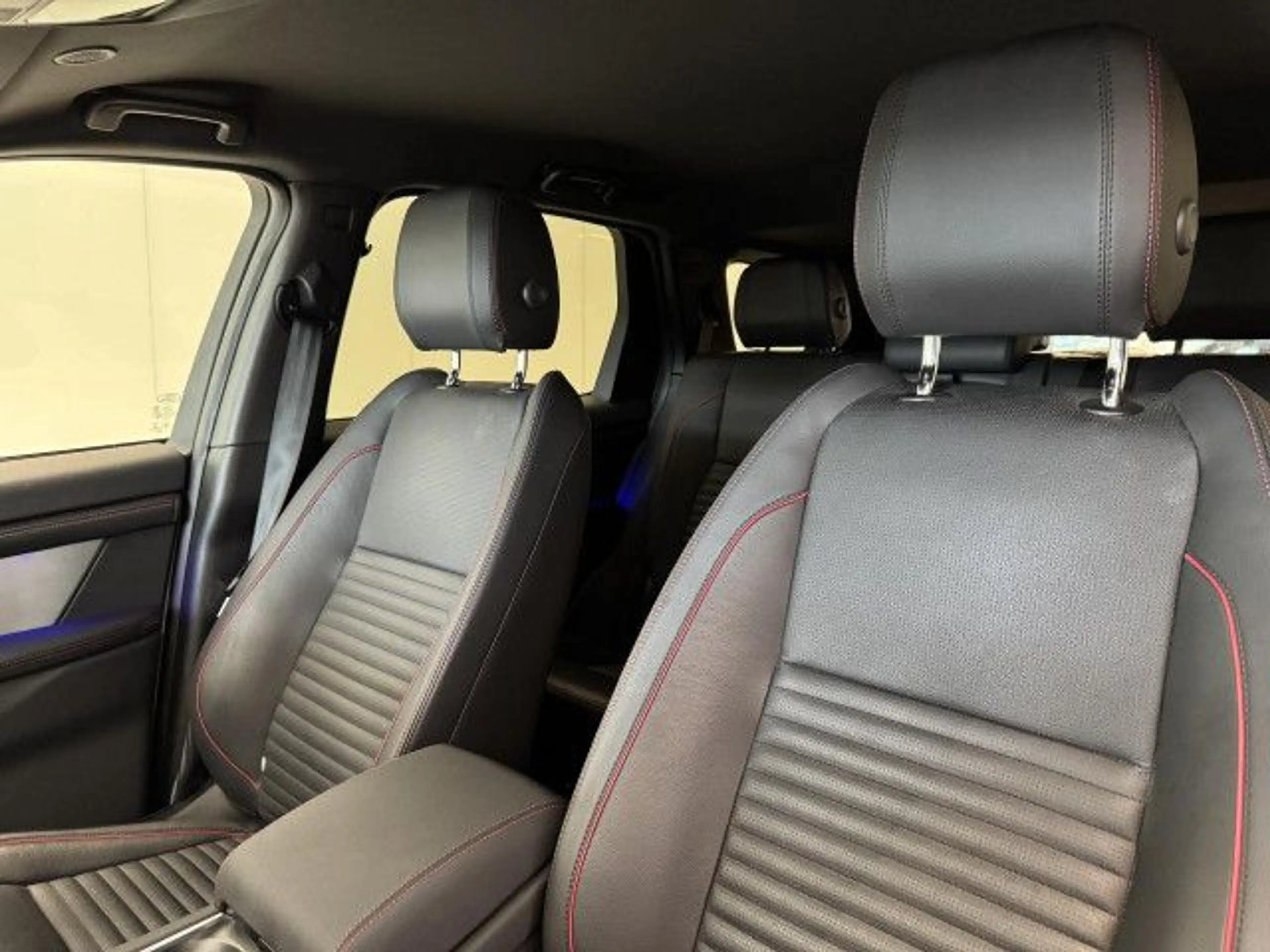 Land Rover Discovery Sport P250 R-Dyn SE AHK HUD Winter Paket — photo 11