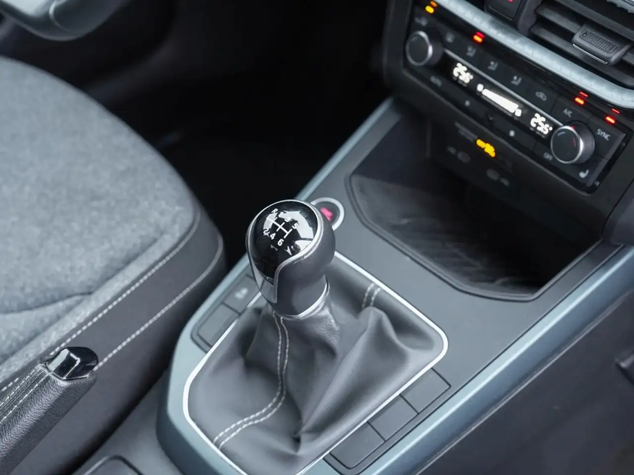 SEAT Arona 1.0 TSI Xperience /Navi/LED/DAB+ 10